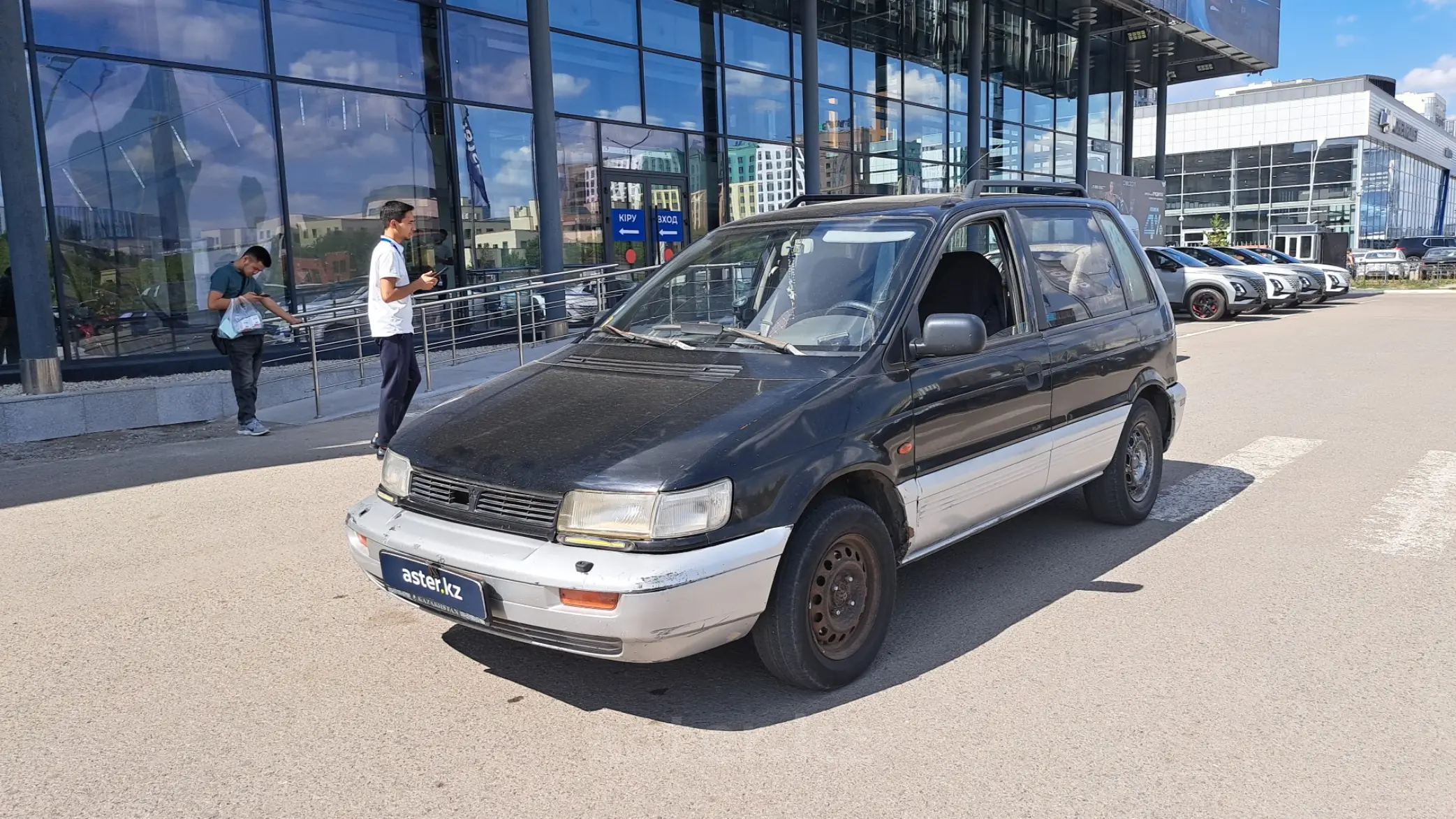 Mitsubishi Space Runner 1992