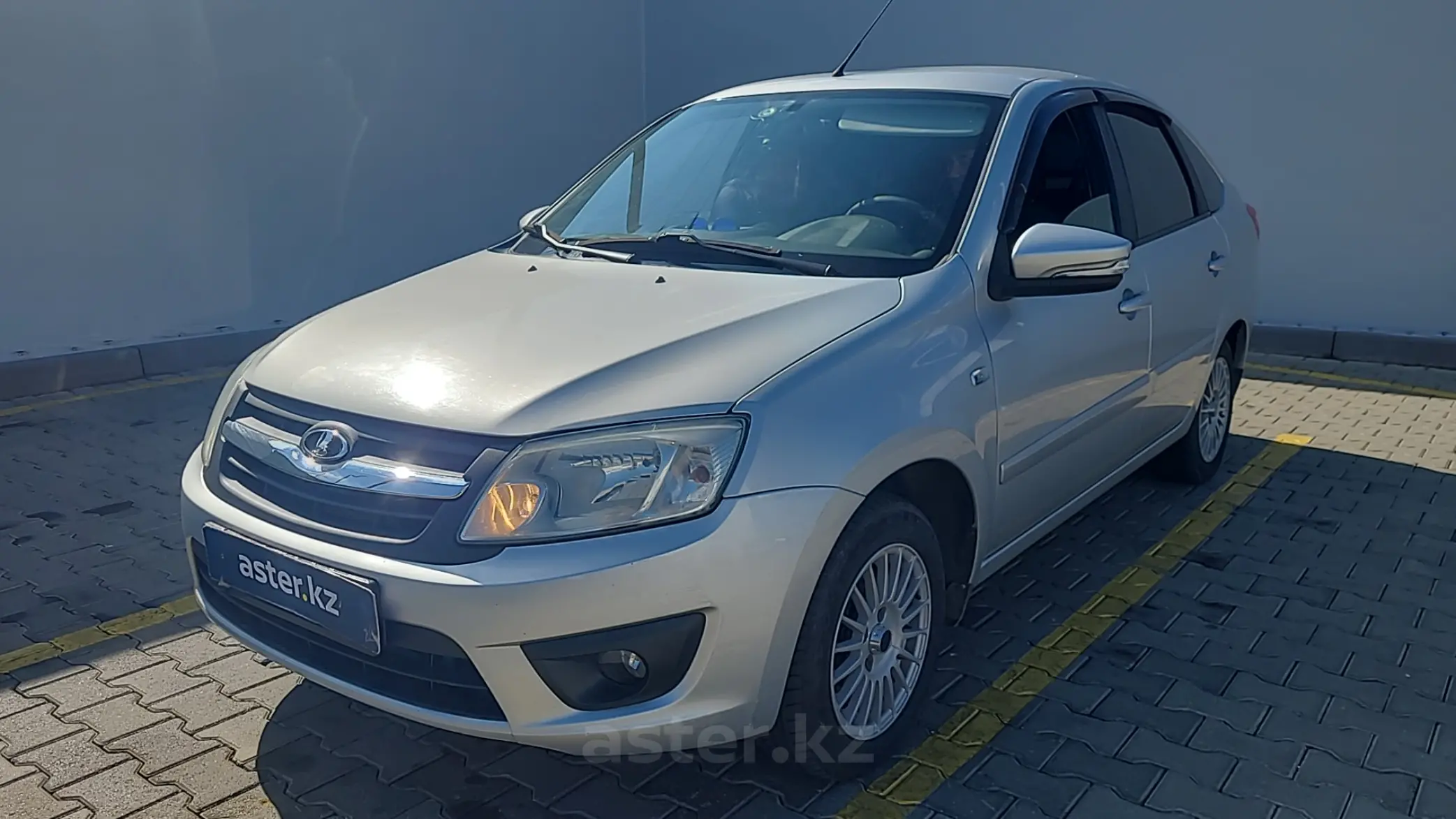 LADA (ВАЗ) Granta 2015