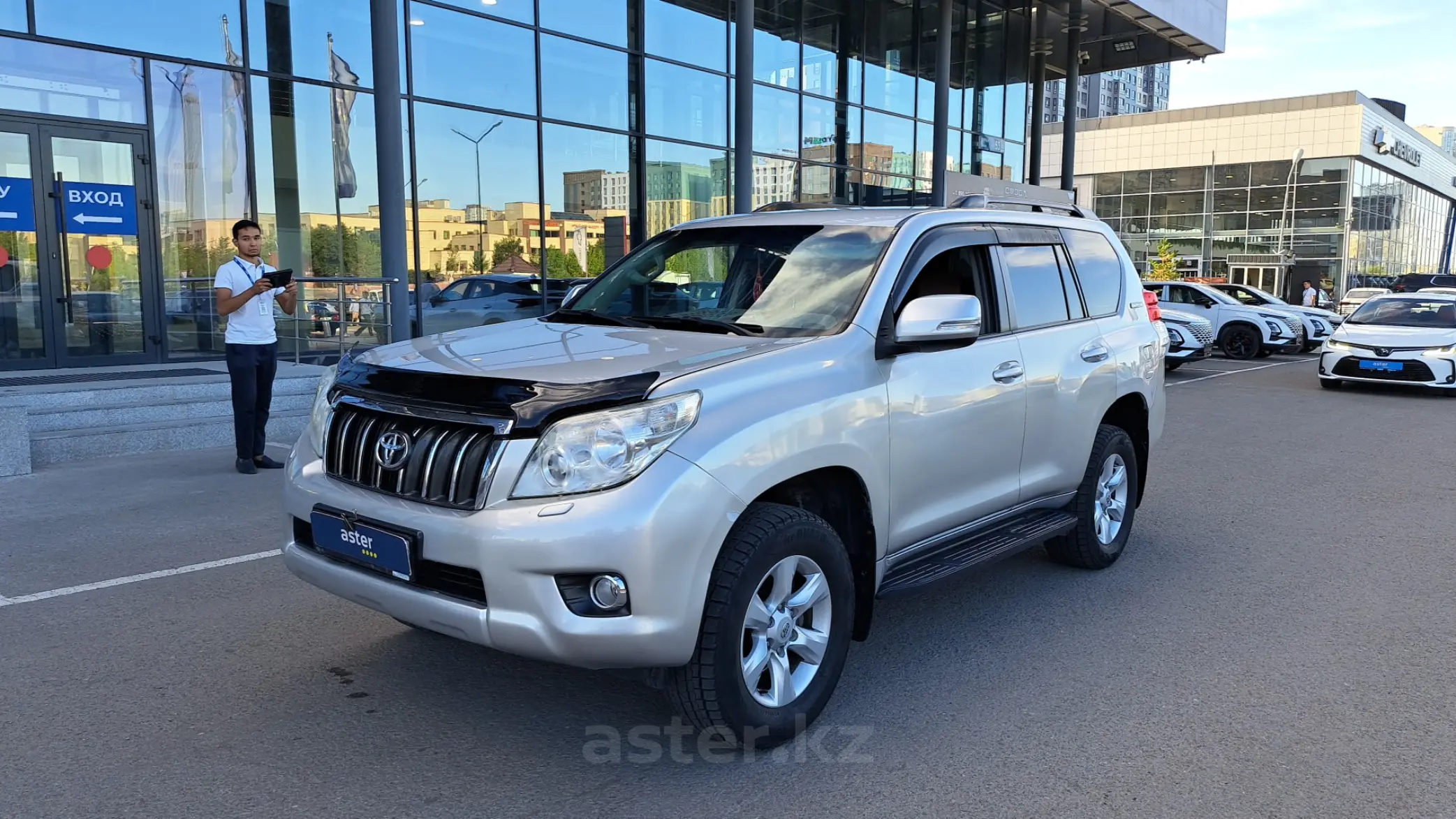 Toyota Land Cruiser Prado 2011