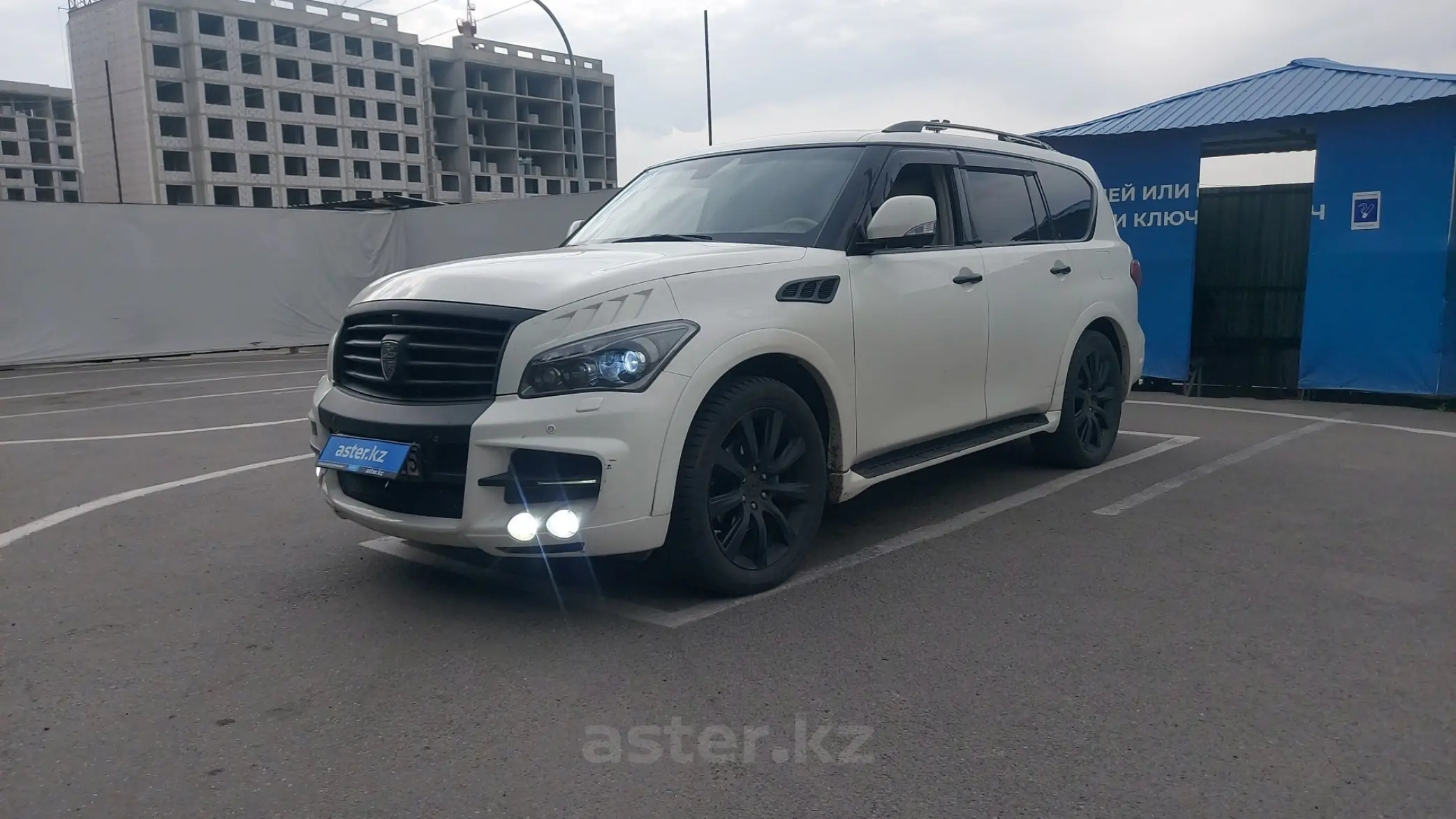 Infiniti QX80 2014