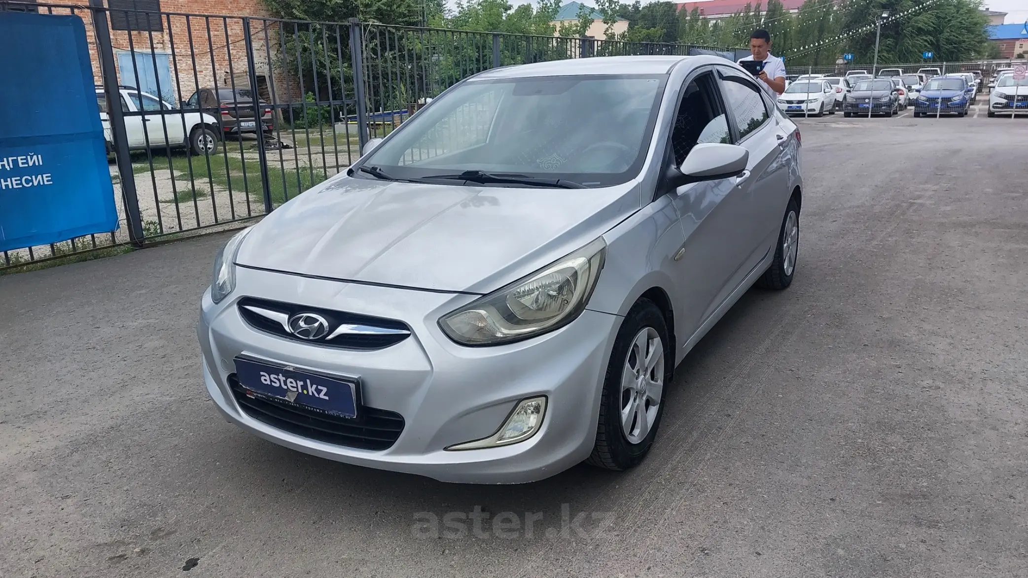 Hyundai Accent 2012