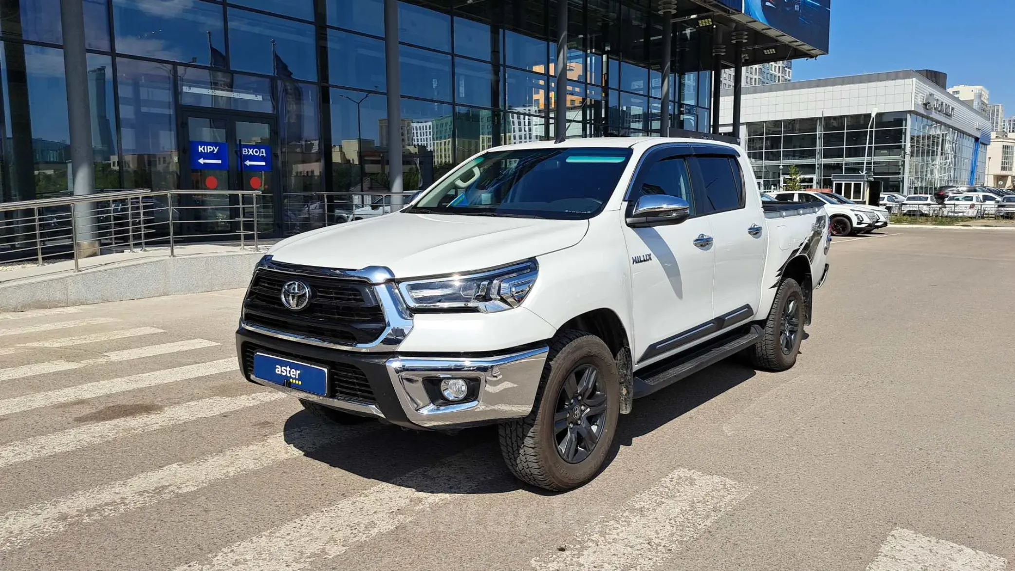 Hilux бензин