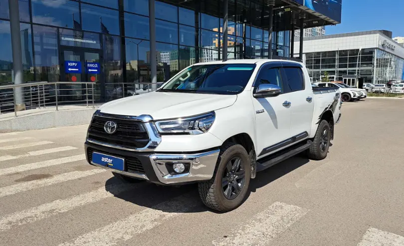 Toyota Hilux 2023 года за 24 500 000 тг. в Астана