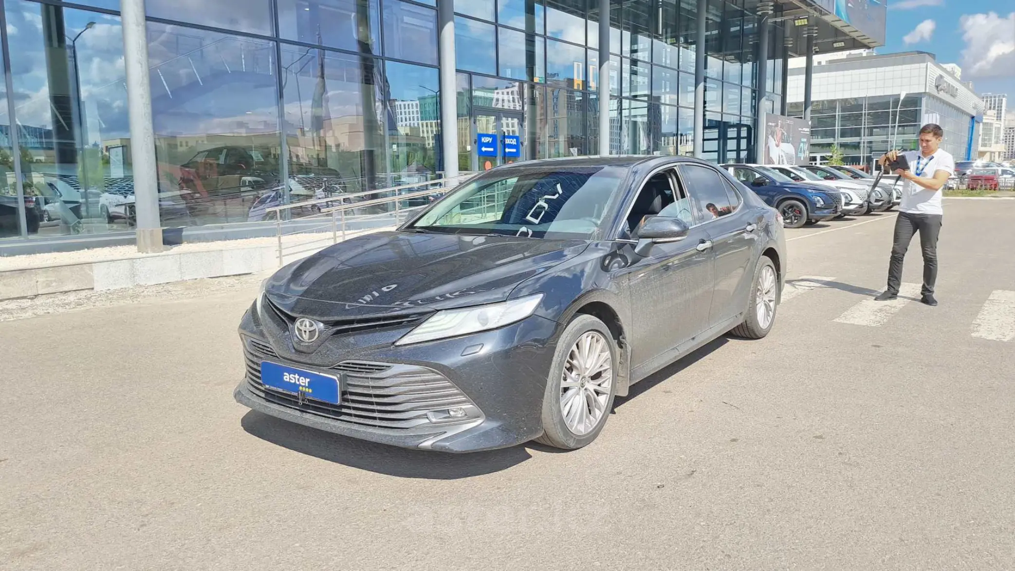 Toyota Camry 2019