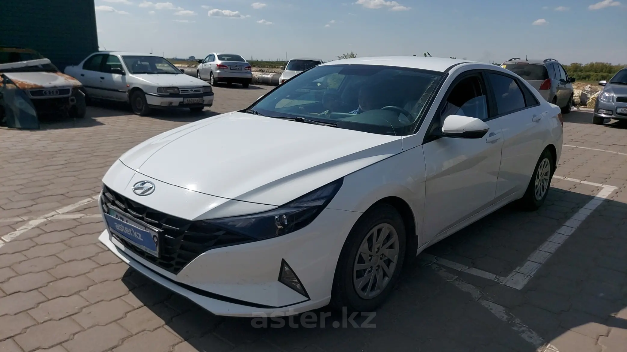 Hyundai Elantra 2022