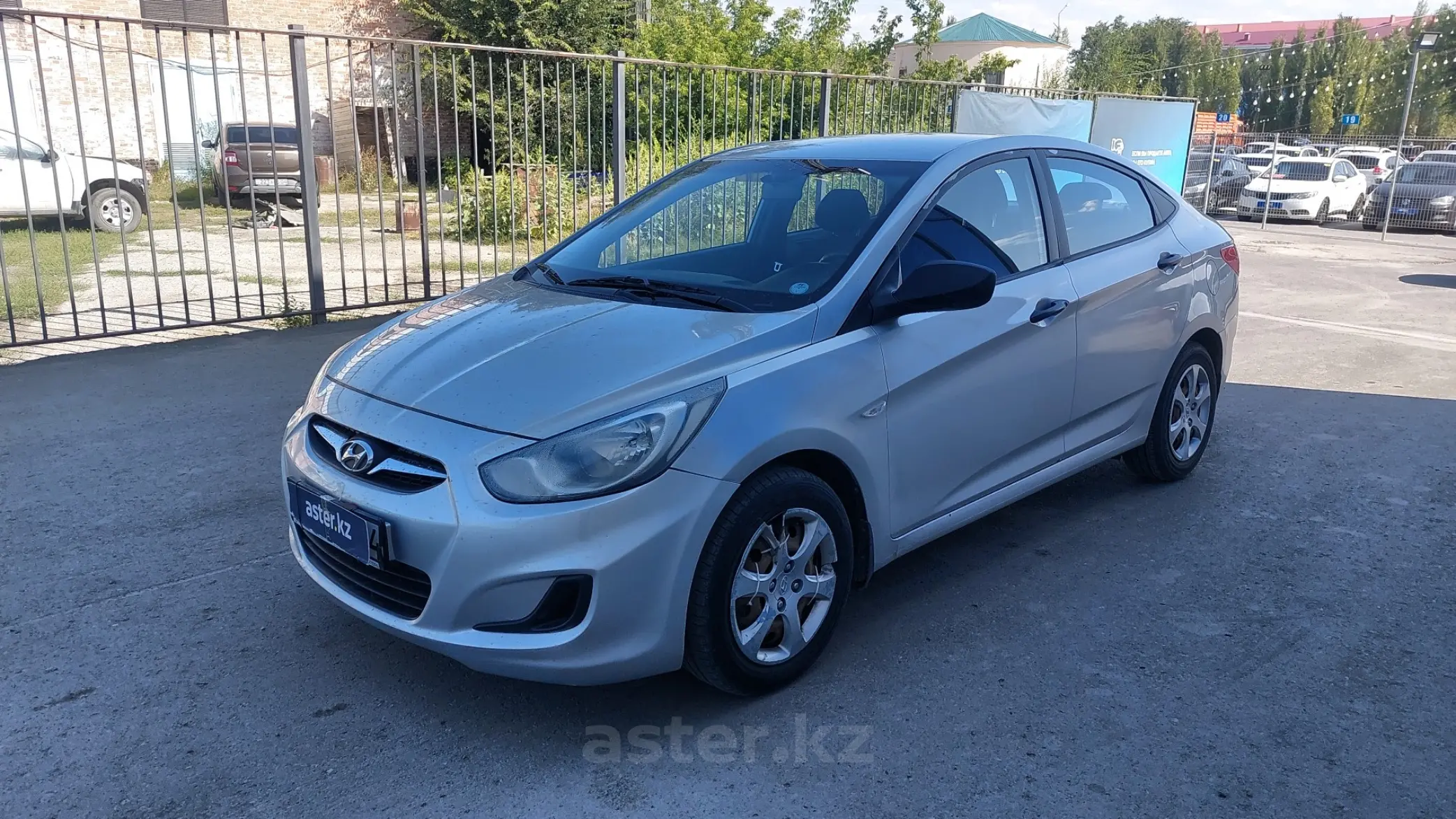 Hyundai Accent 2013