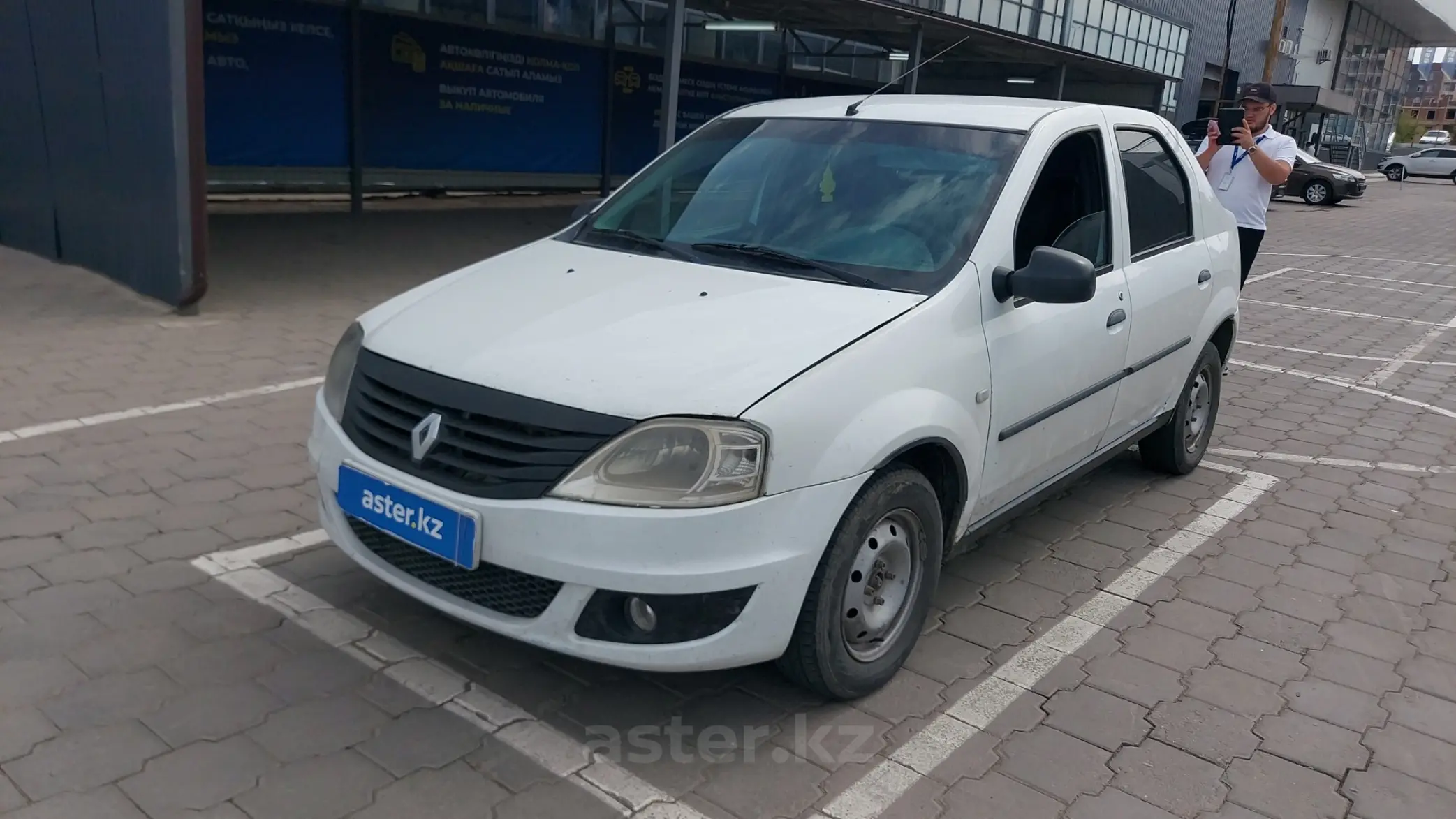 Renault Logan 2010