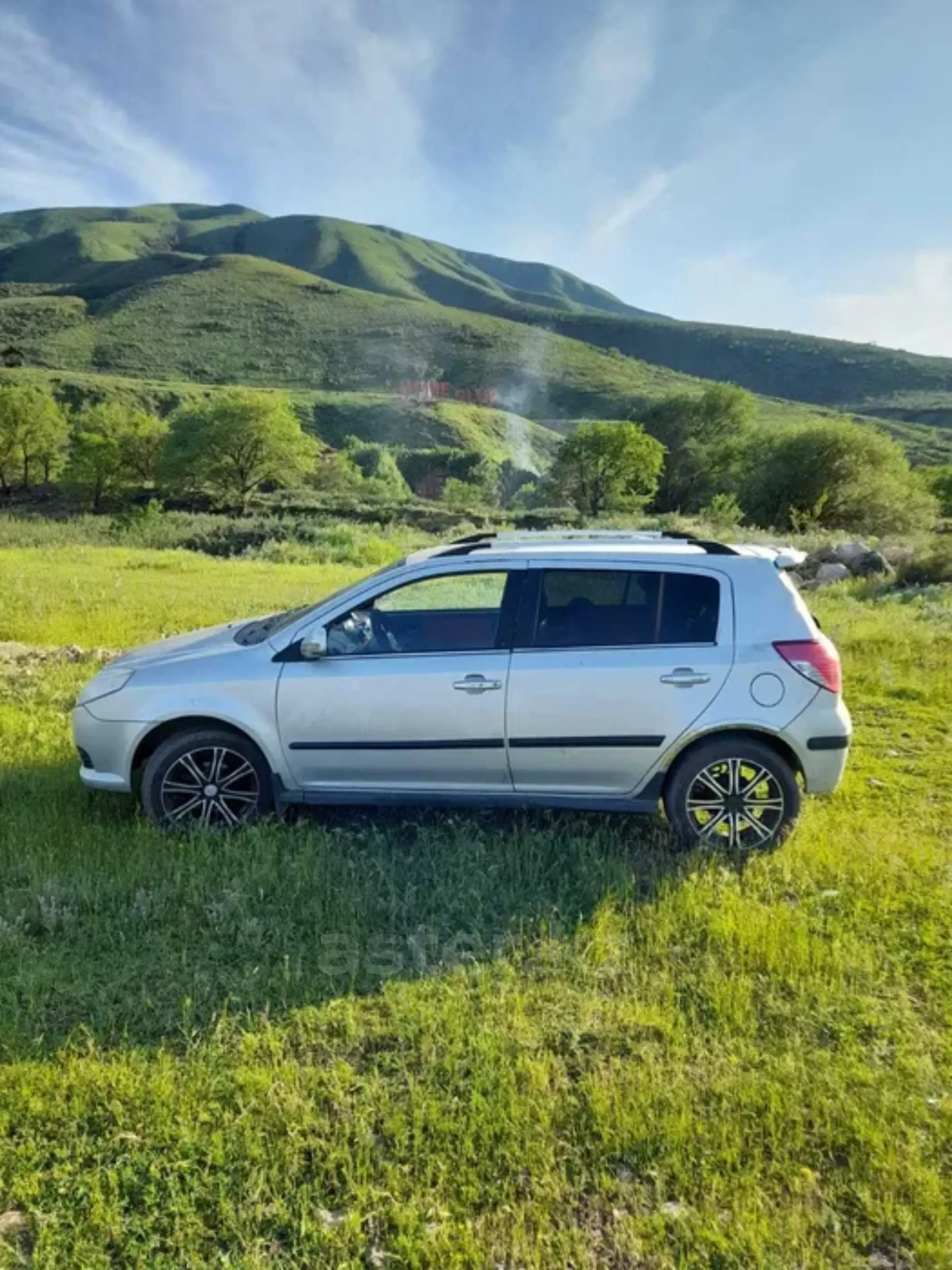 Geely MK Cross 2013