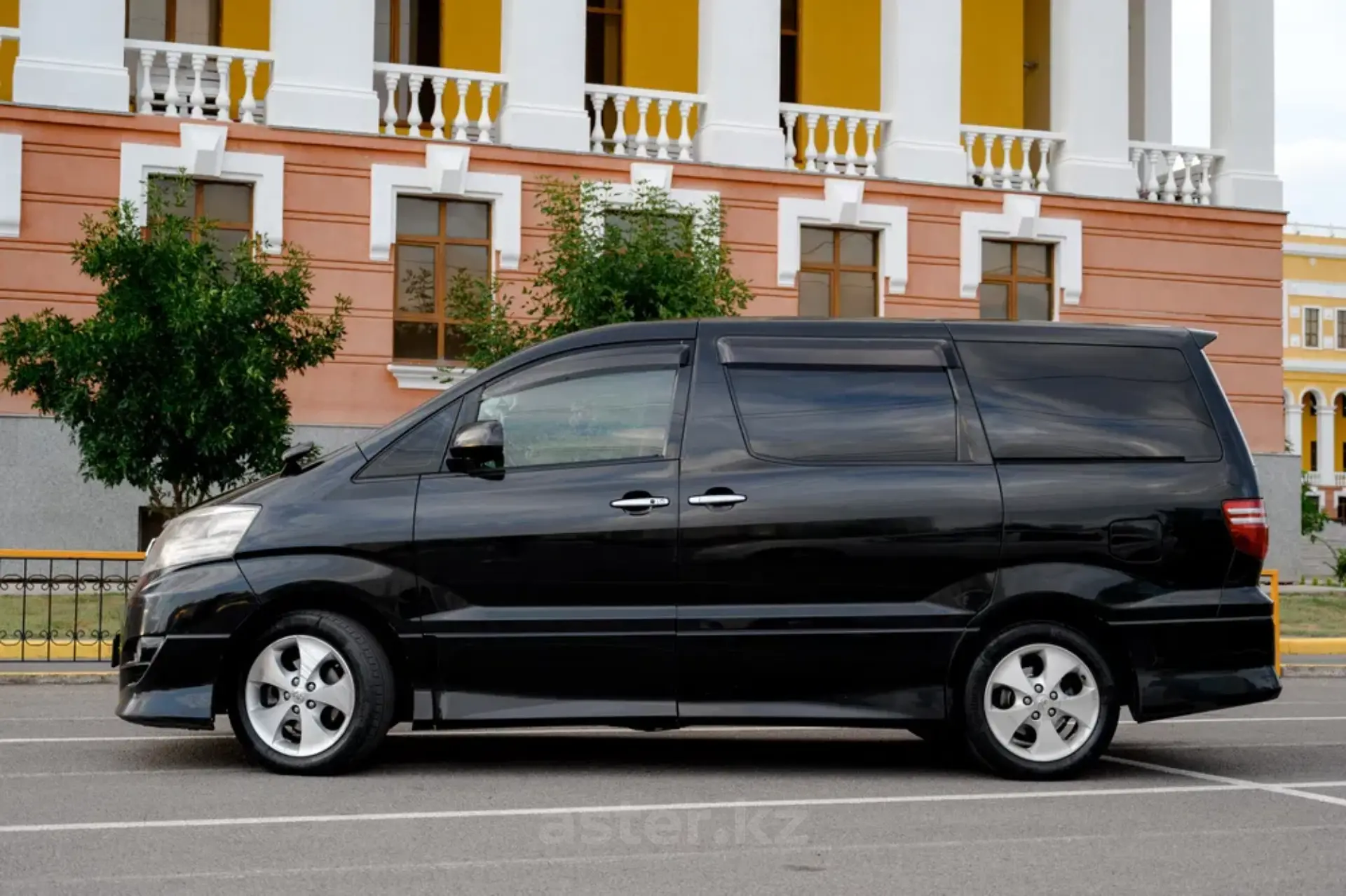 Toyota Alphard 2006