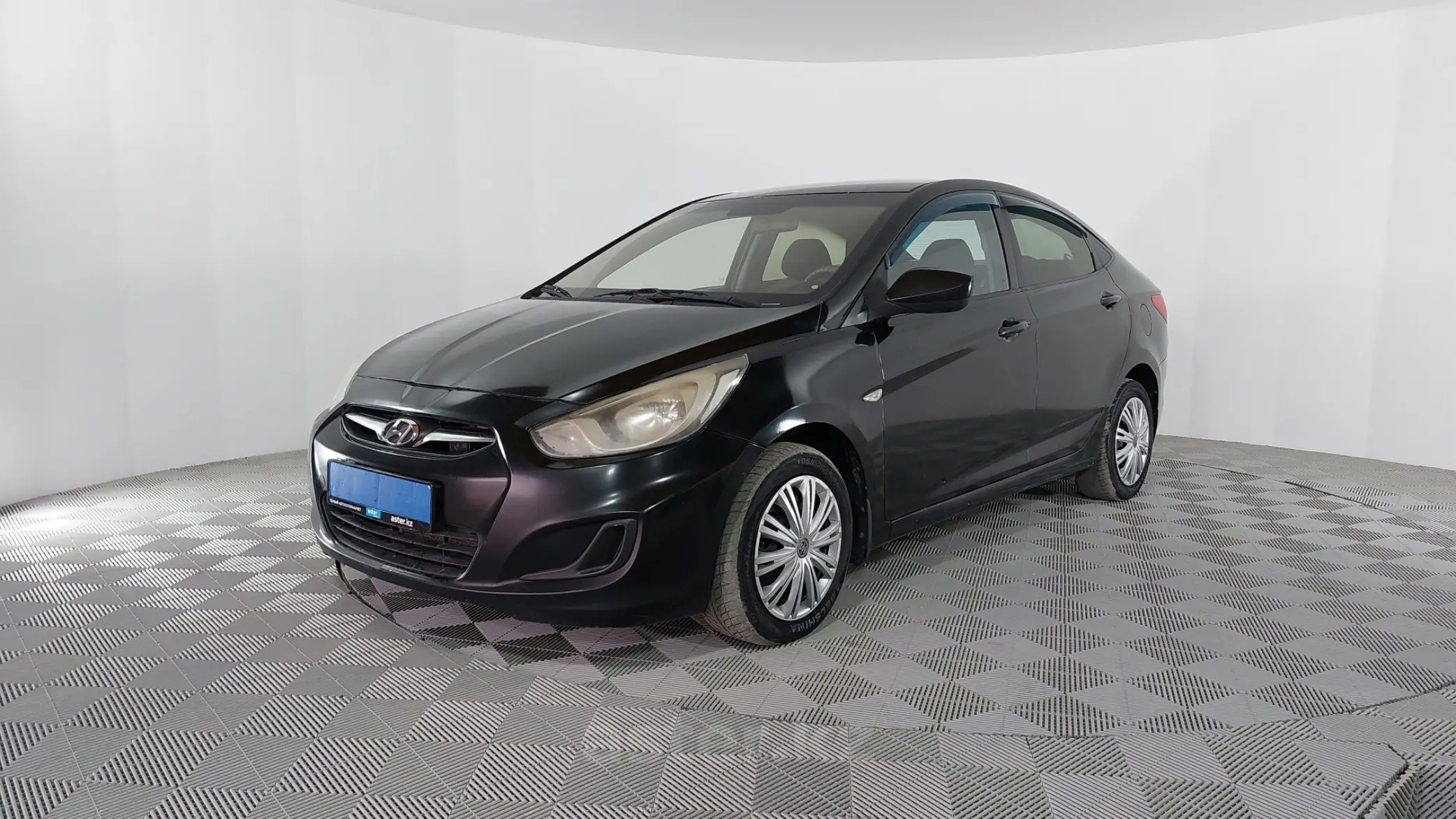 Hyundai Accent 2013