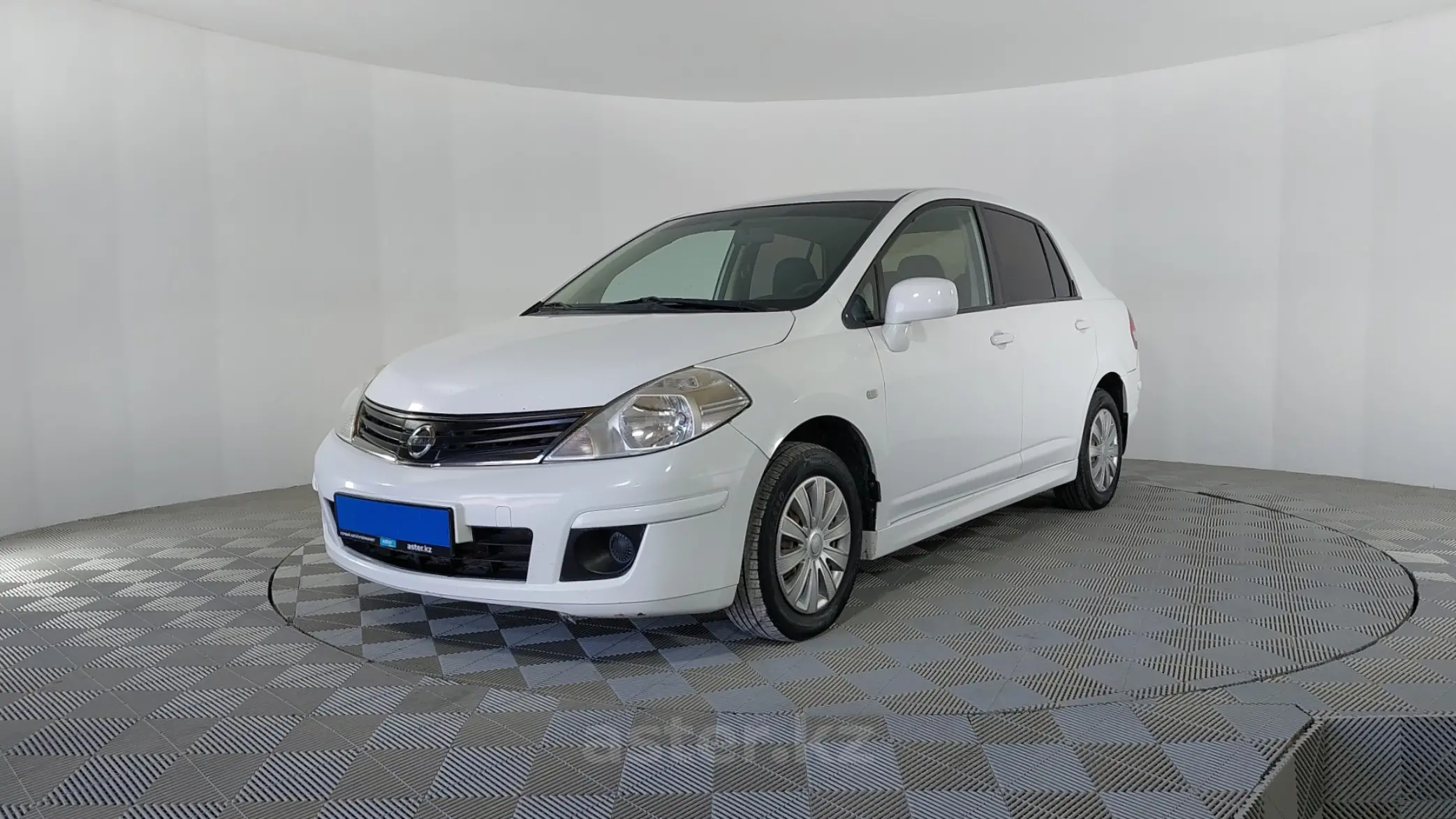 Nissan Tiida 2011