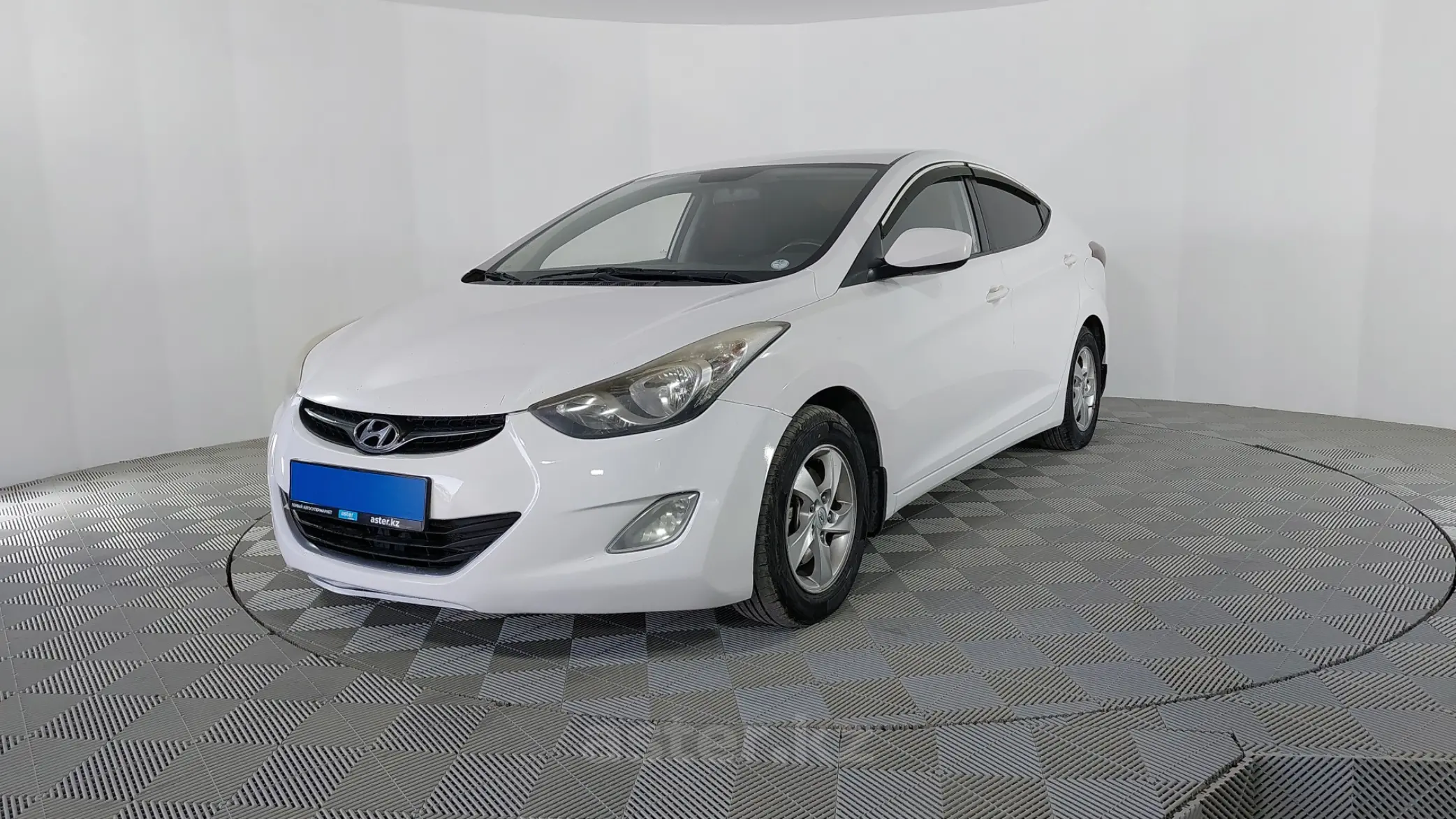 Hyundai Elantra 2013