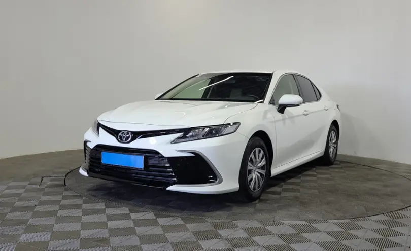 Toyota Camry 2022 года за 17 579 000 тг. в Алматы