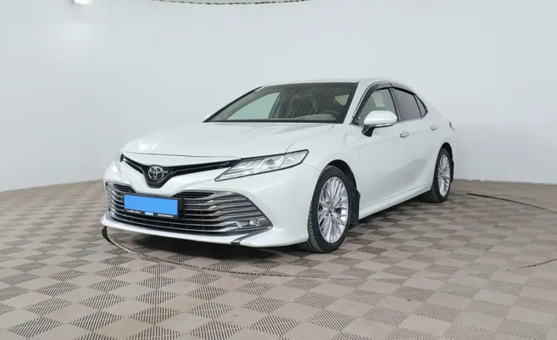 Toyota Camry 2018 года за 15 790 000 тг. в Шымкент