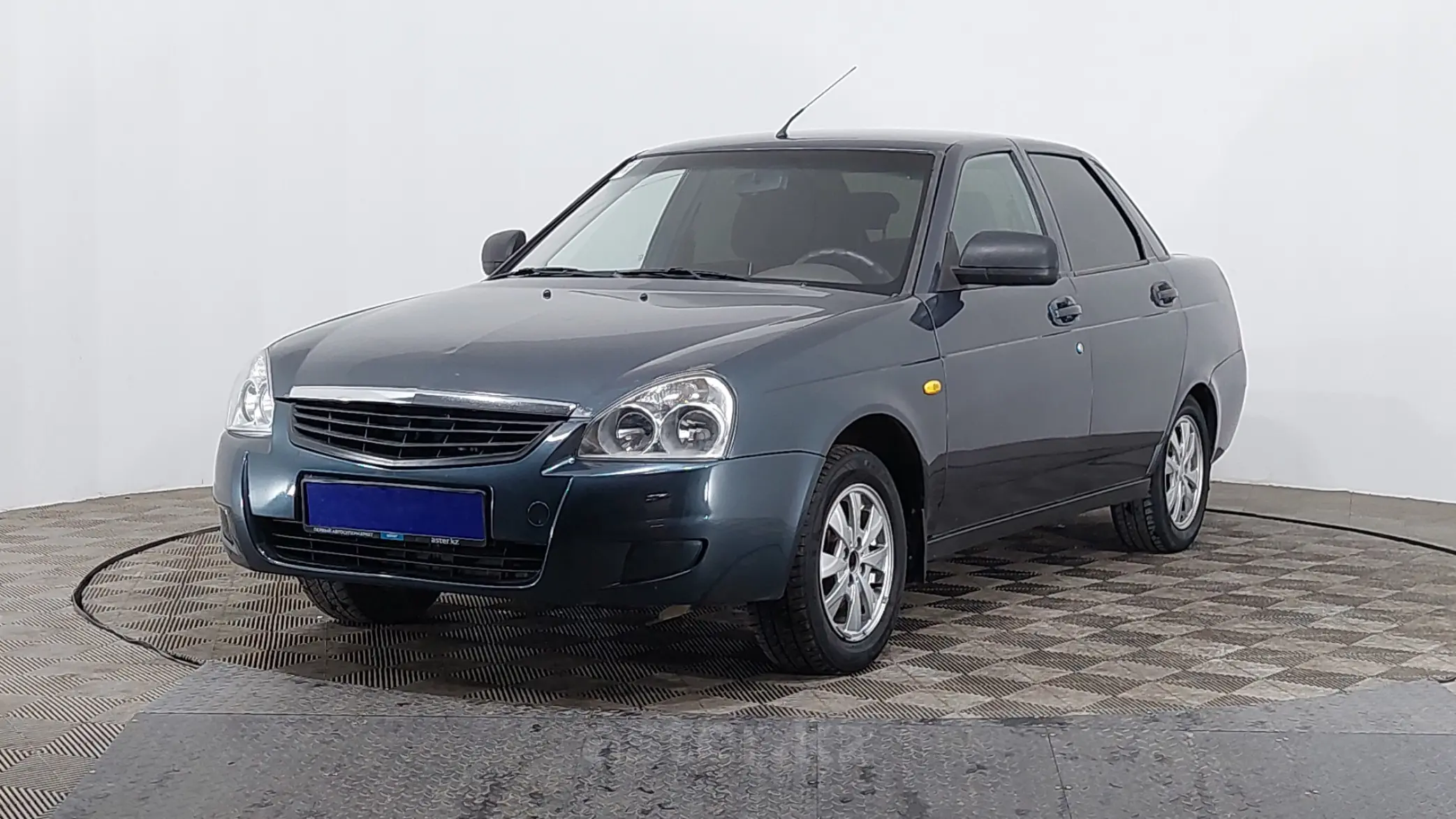 LADA (ВАЗ) Priora 2013