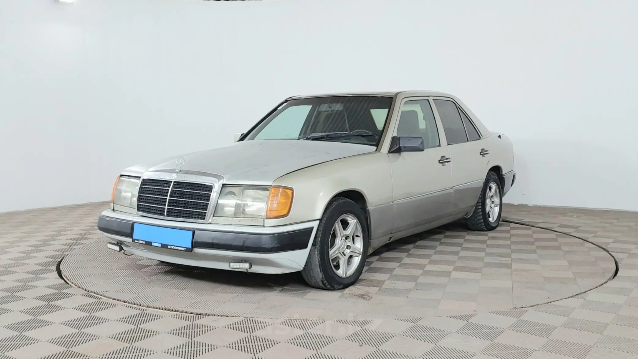 Mercedes-Benz W124 1990