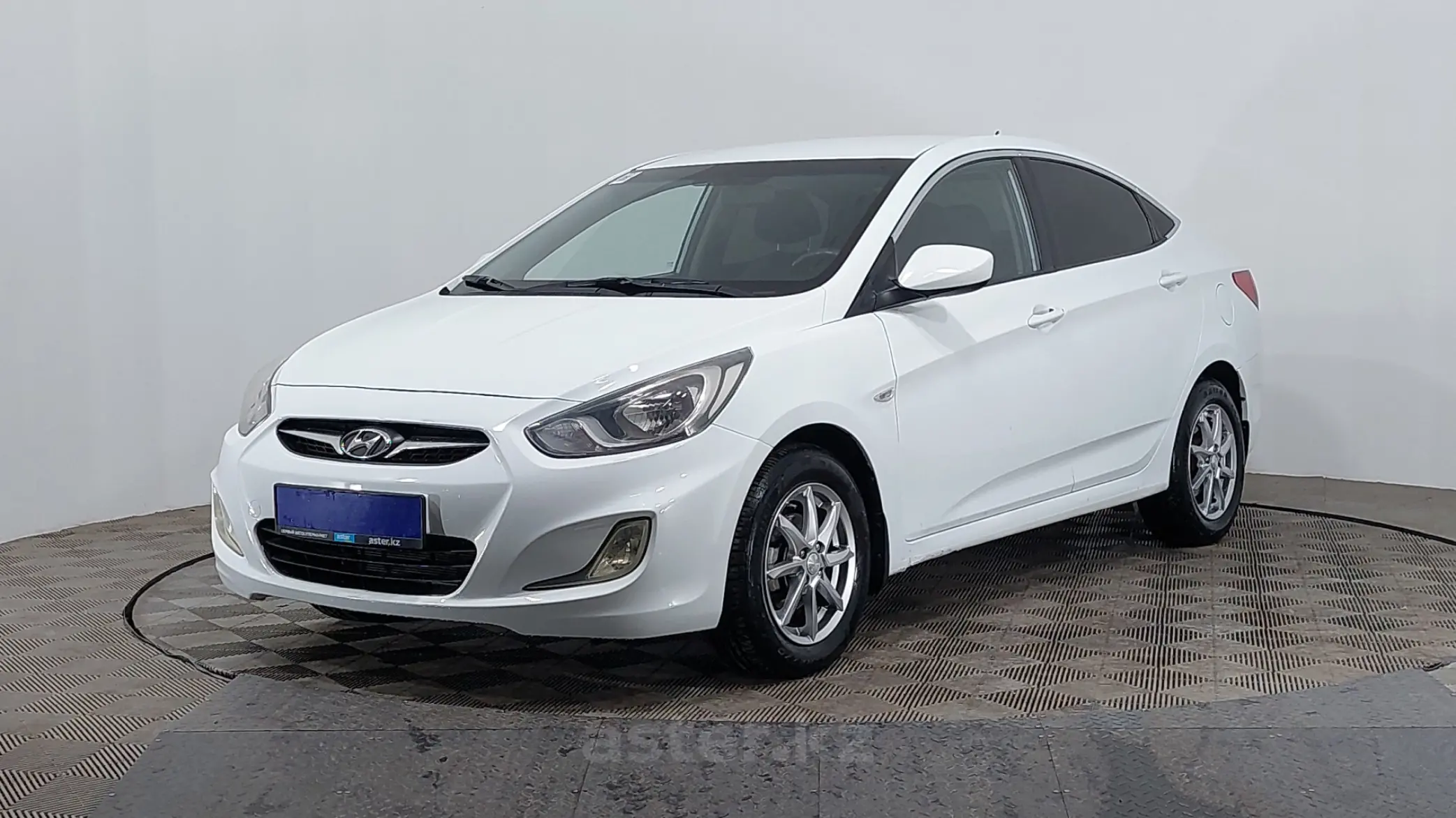 Hyundai Accent 2013