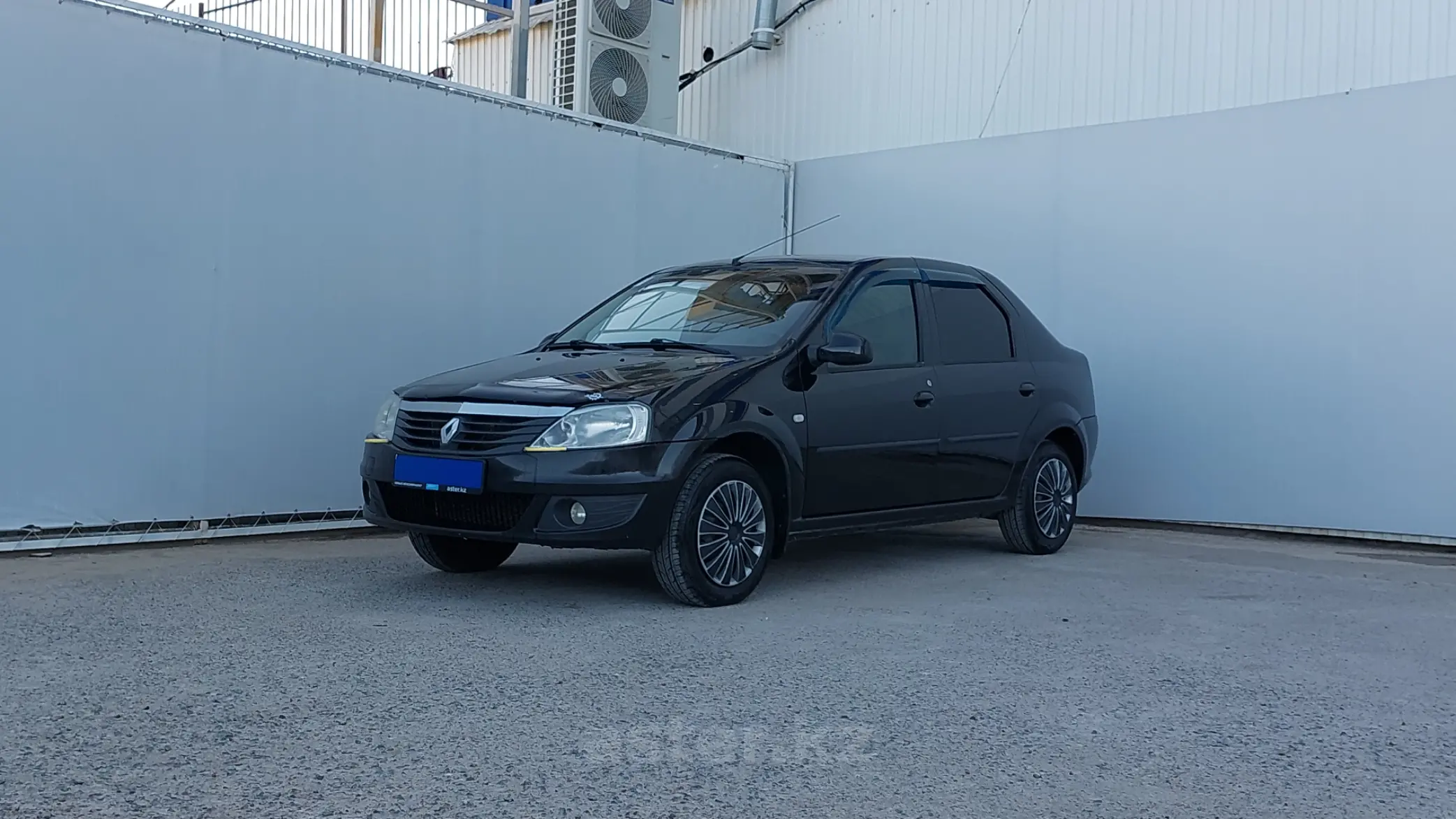 Renault Logan 2013