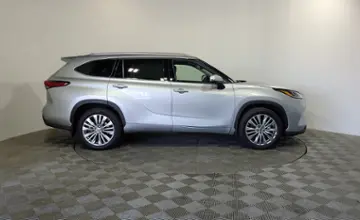 Toyota Highlander 2023 года за 35 500 000 тг. в Алматы фото 4