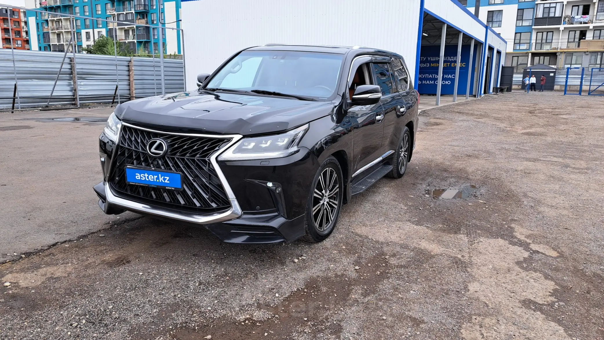 Lexus LX 2013