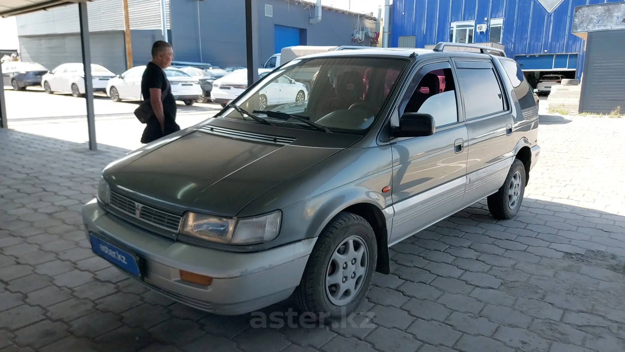 Mitsubishi Space Wagon 1992