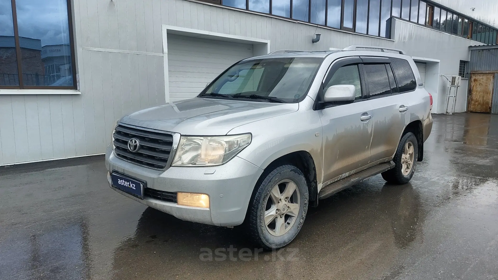 Toyota Land Cruiser 2011