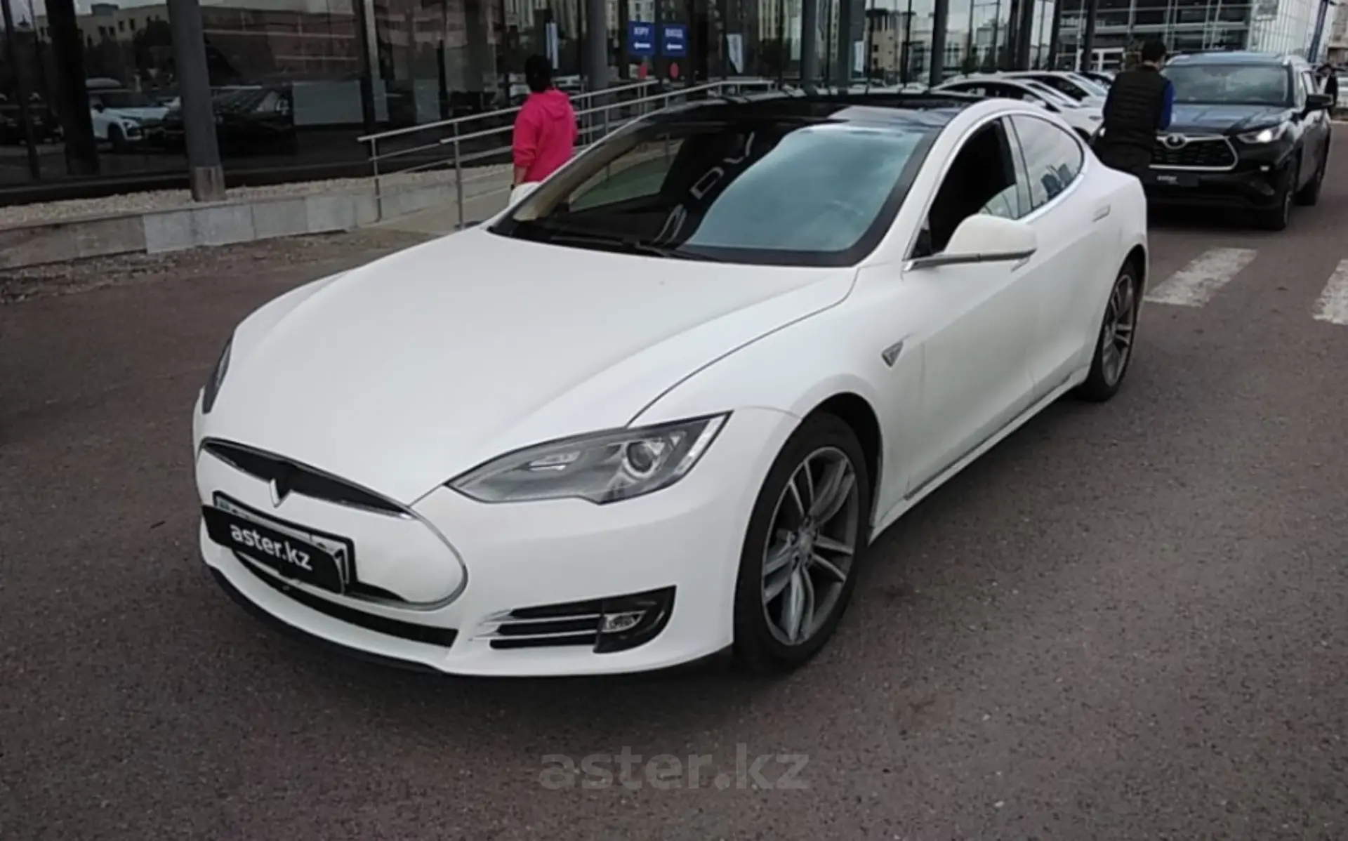 Tesla Model S 2013