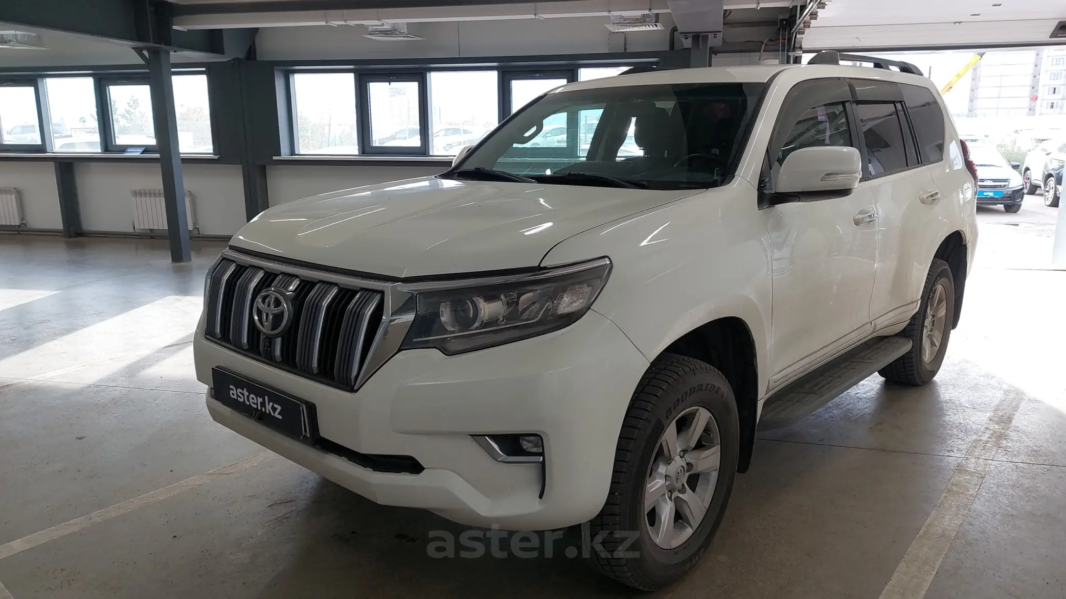 Toyota Land Cruiser Prado 2014