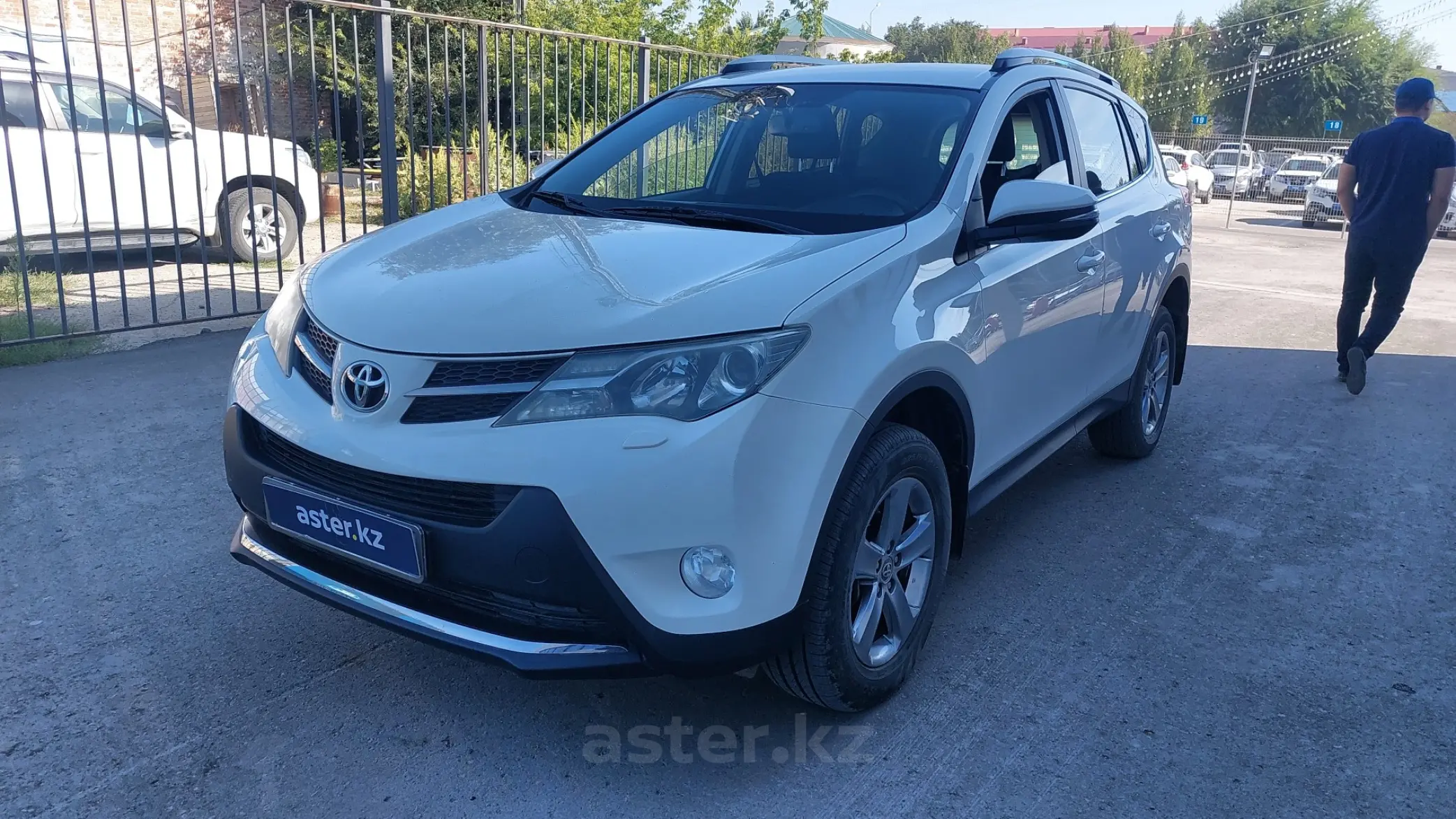 Toyota RAV4 2014