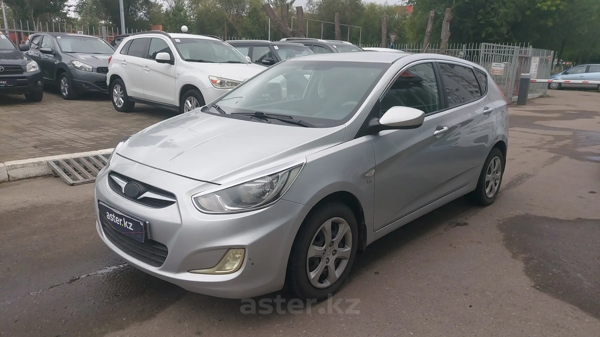 Hyundai Accent 2013