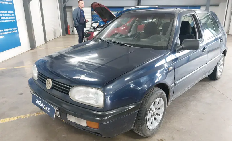 Volkswagen Golf 1993 года за 900 000 тг. в Астана