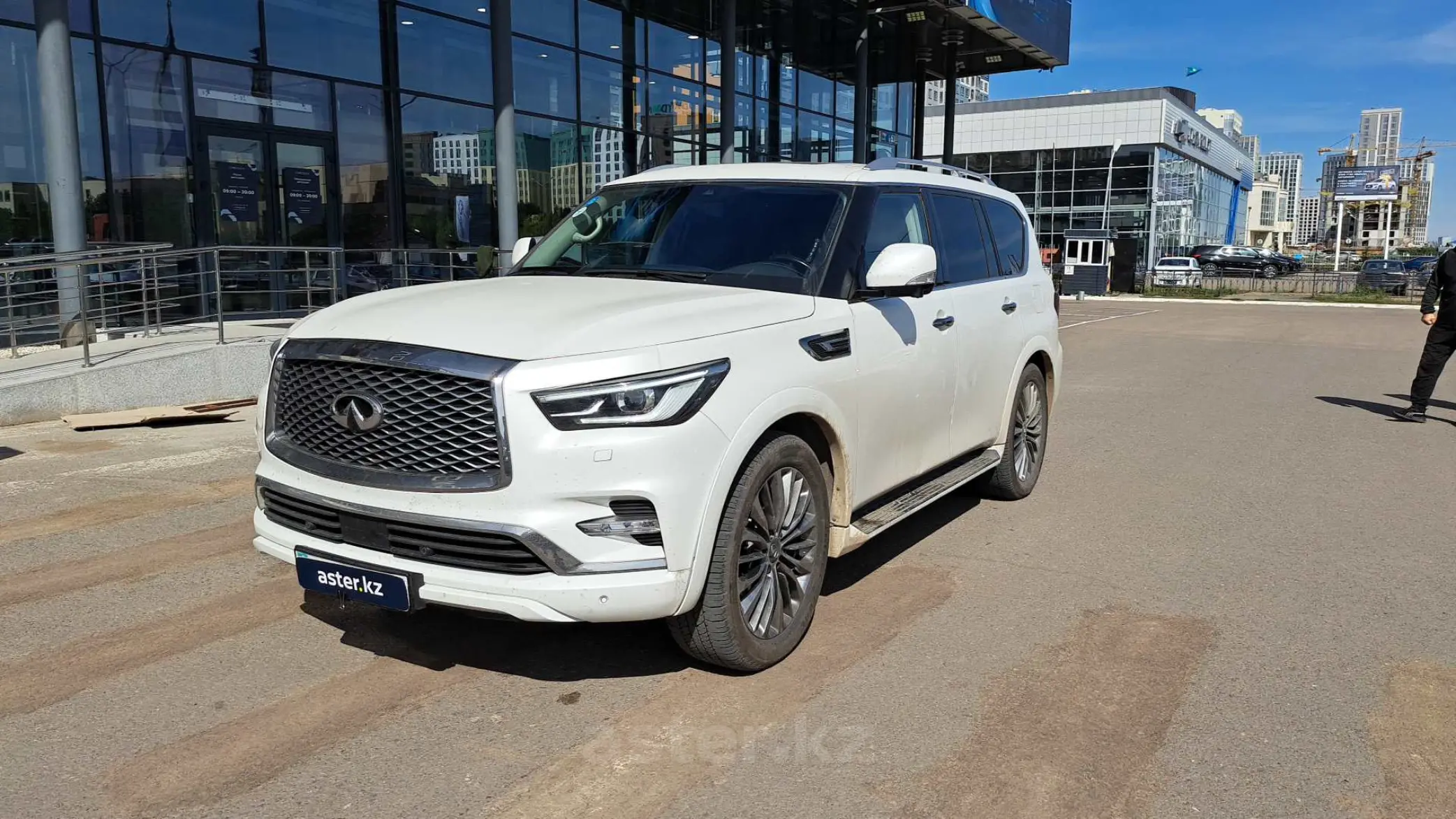 Infiniti QX80 2020