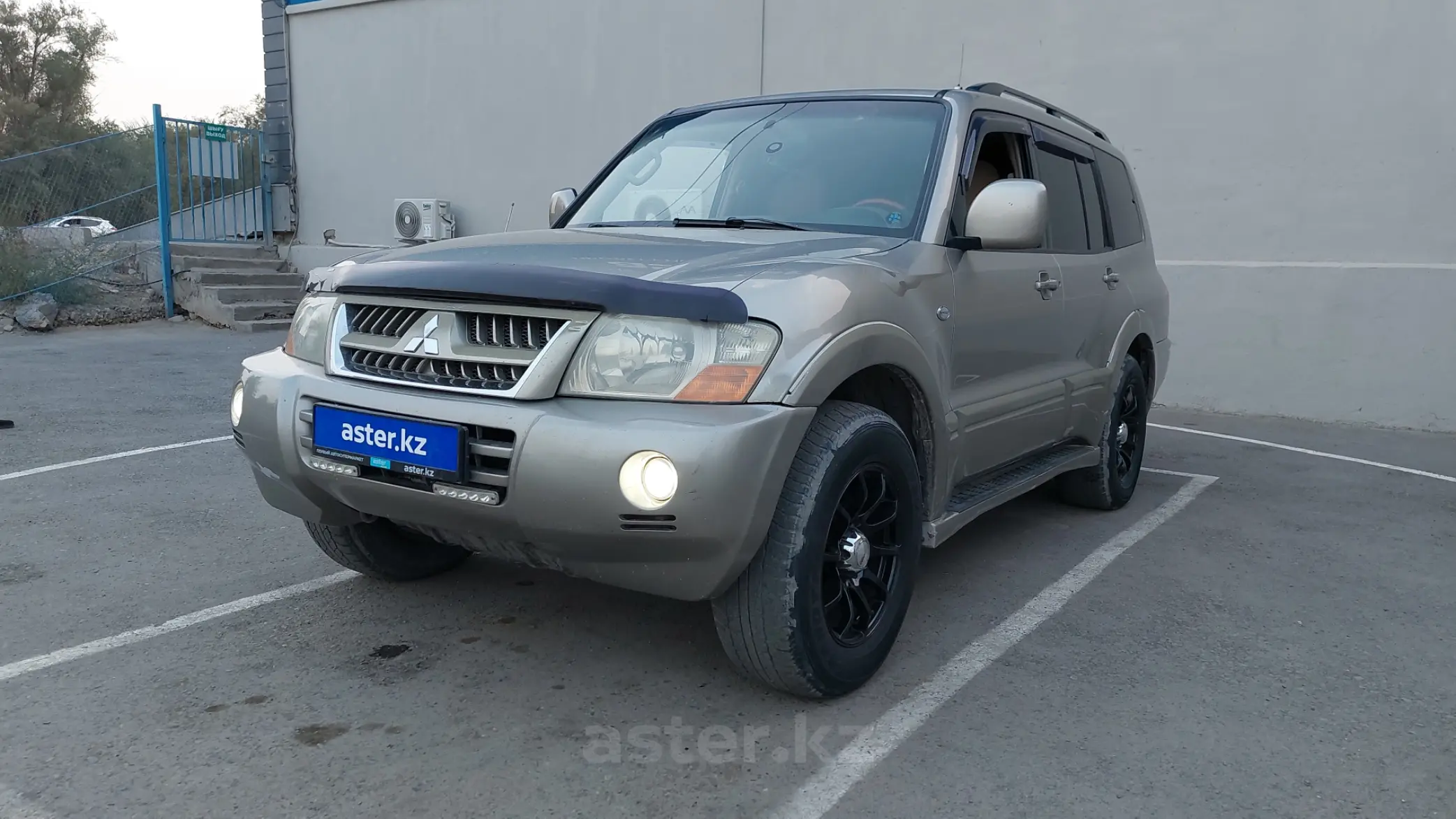 Mitsubishi Montero 2003