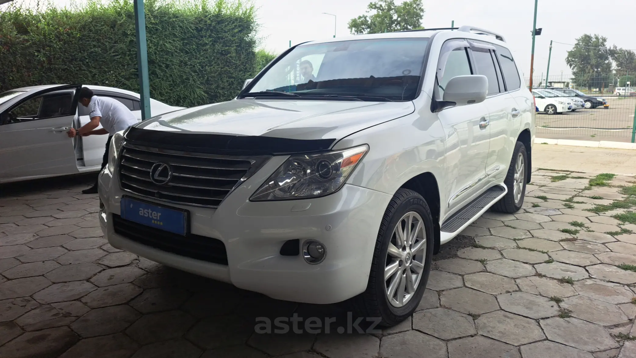 Lexus LX 2008