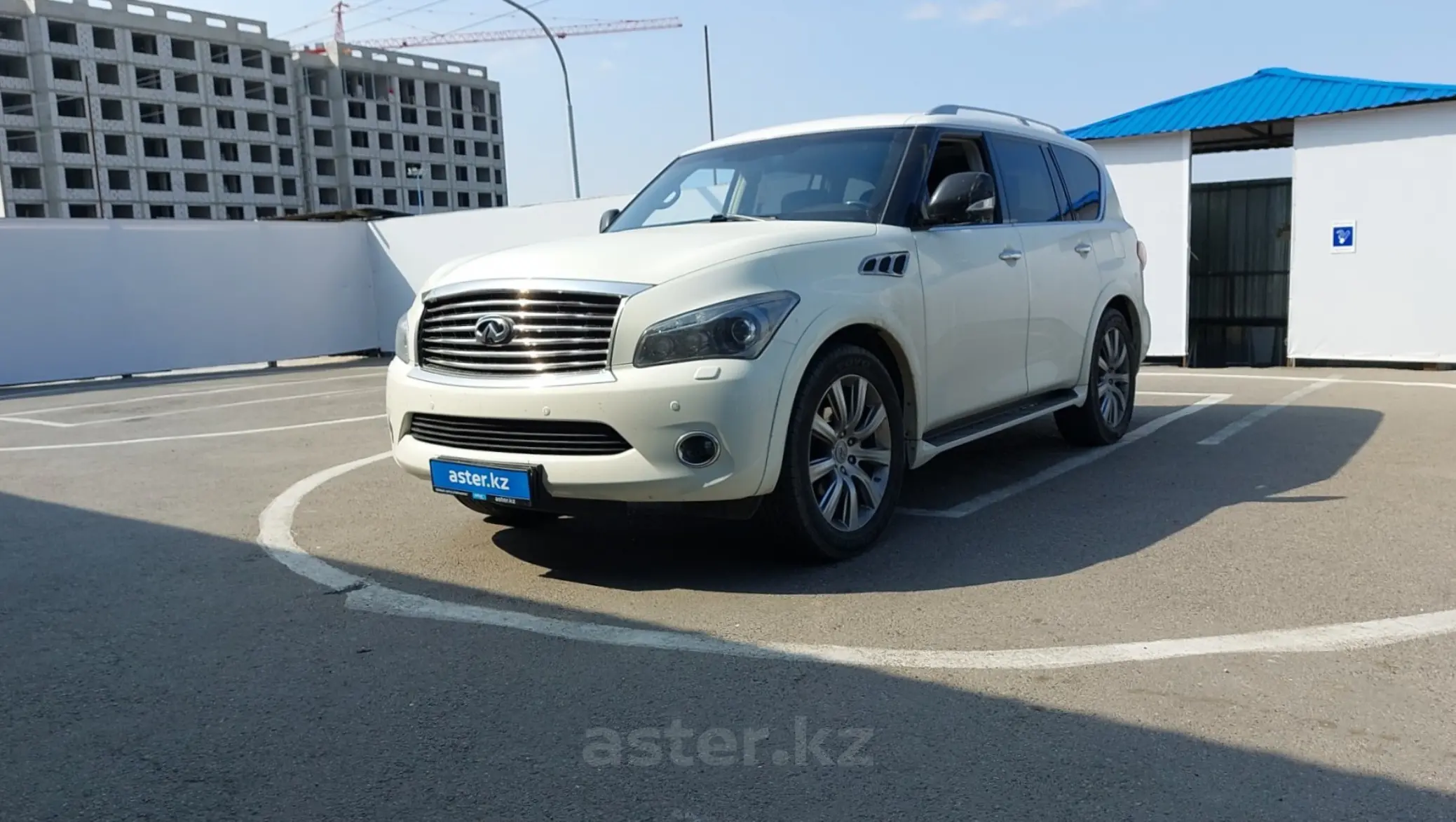 Infiniti QX80 2014