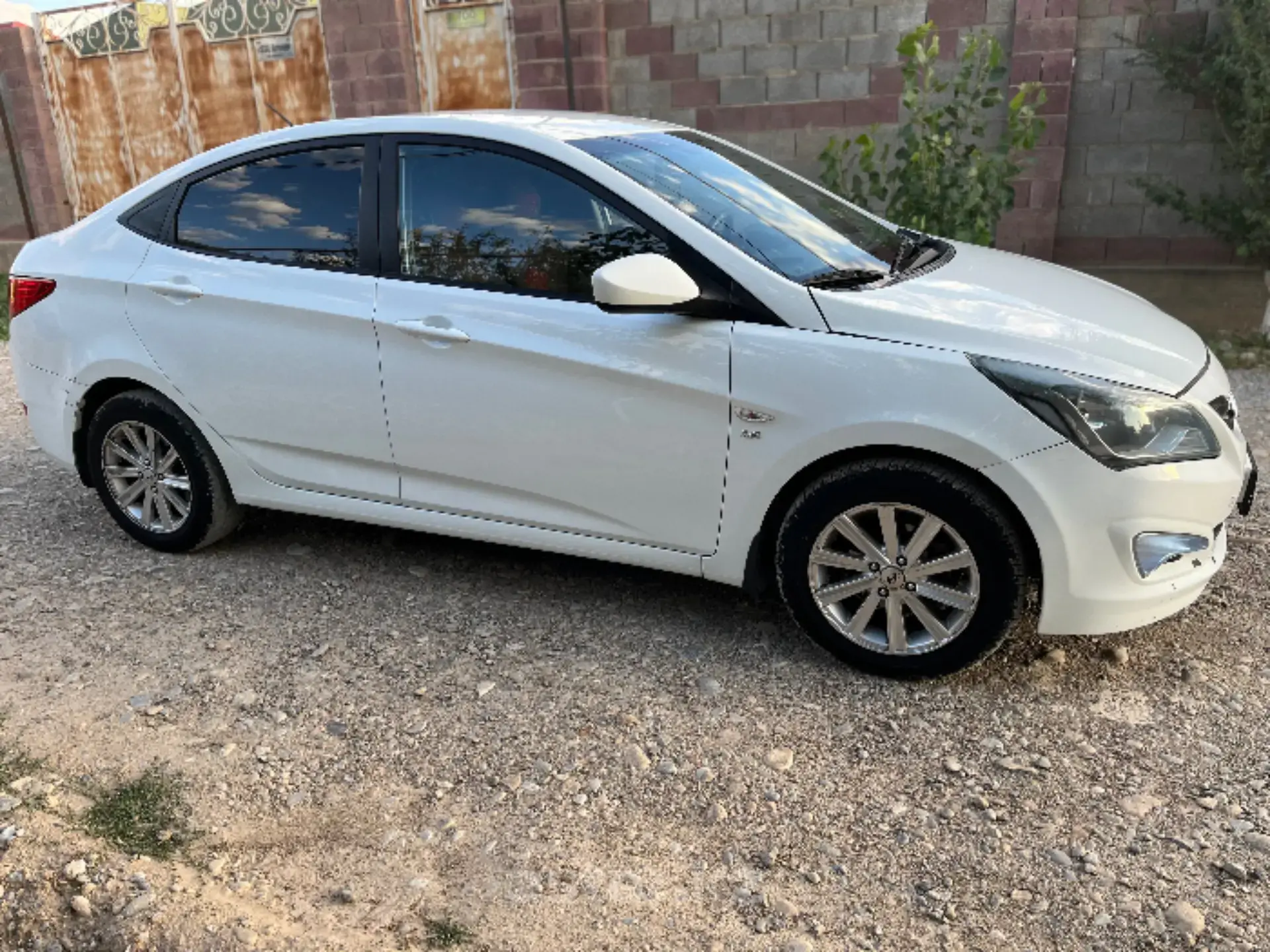 Hyundai Accent 2015