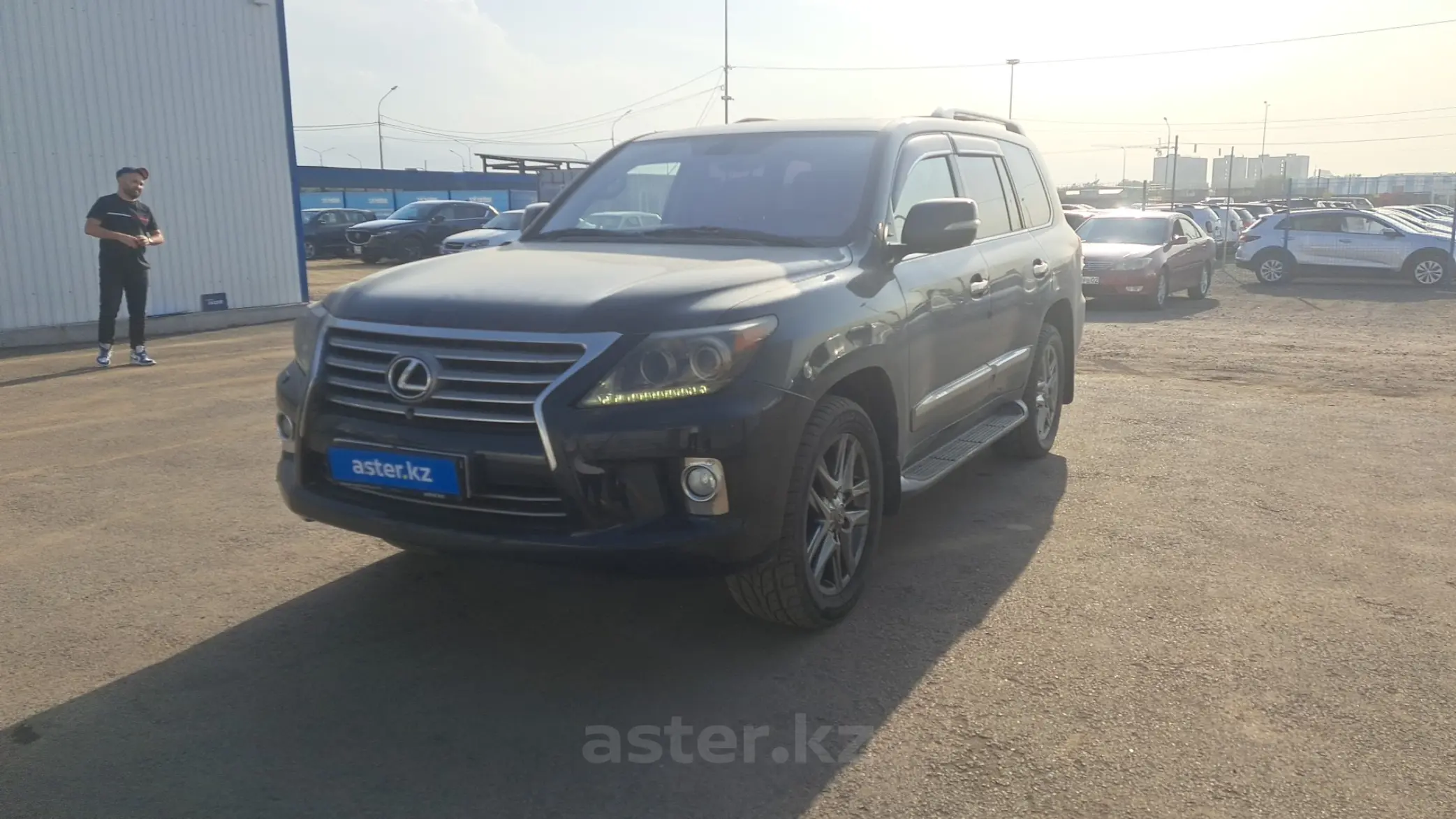 Lexus LX 2012