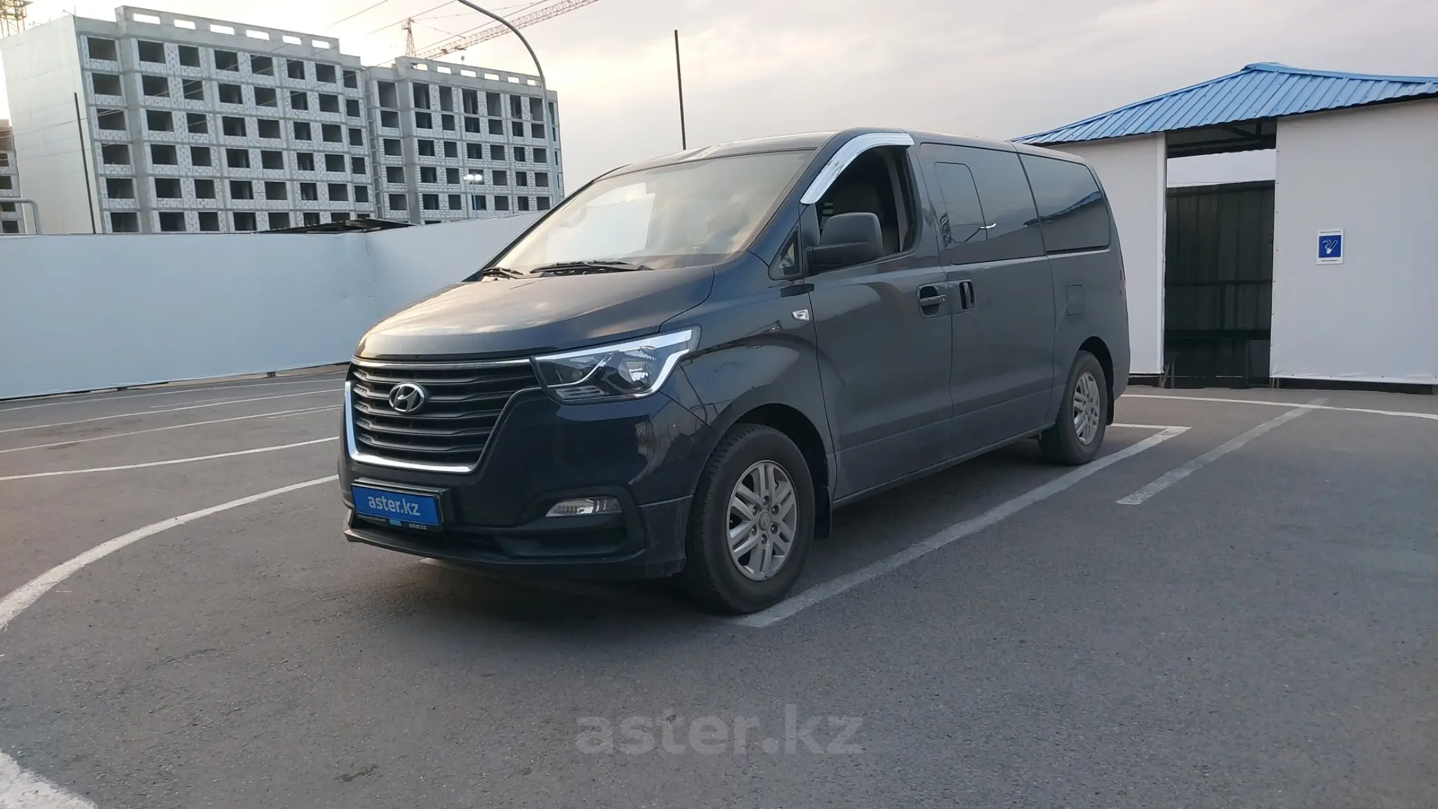 Hyundai Grand Starex 2021