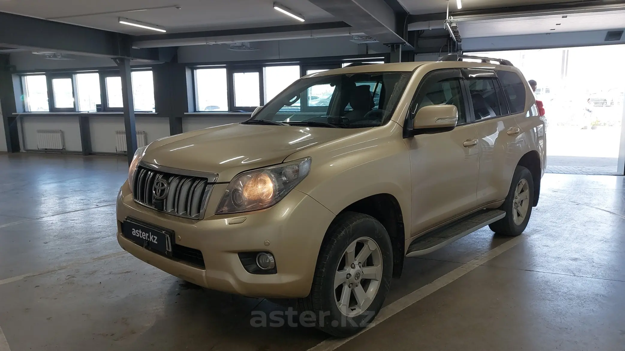 Toyota Land Cruiser Prado 2011