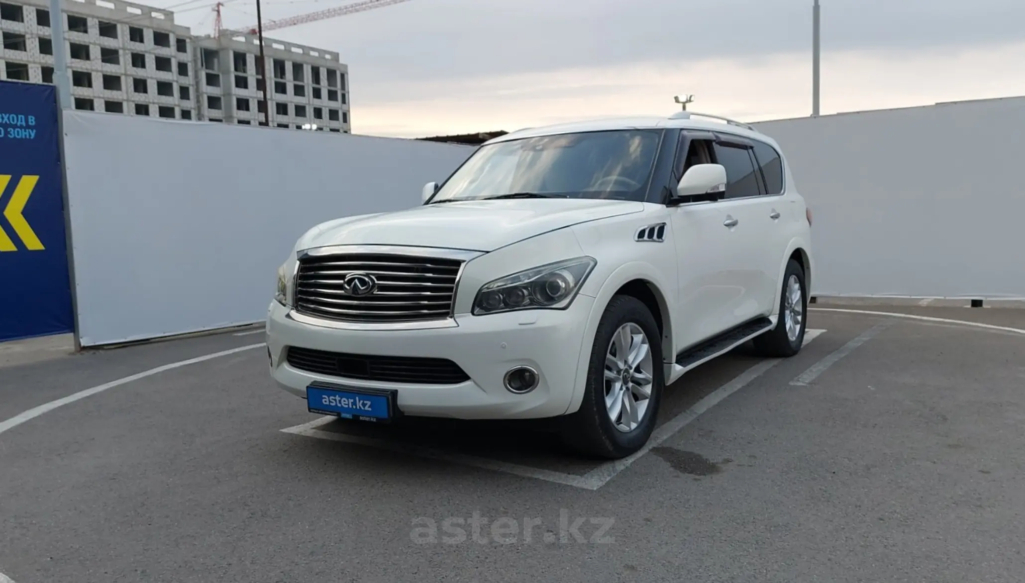 Infiniti QX56 2013