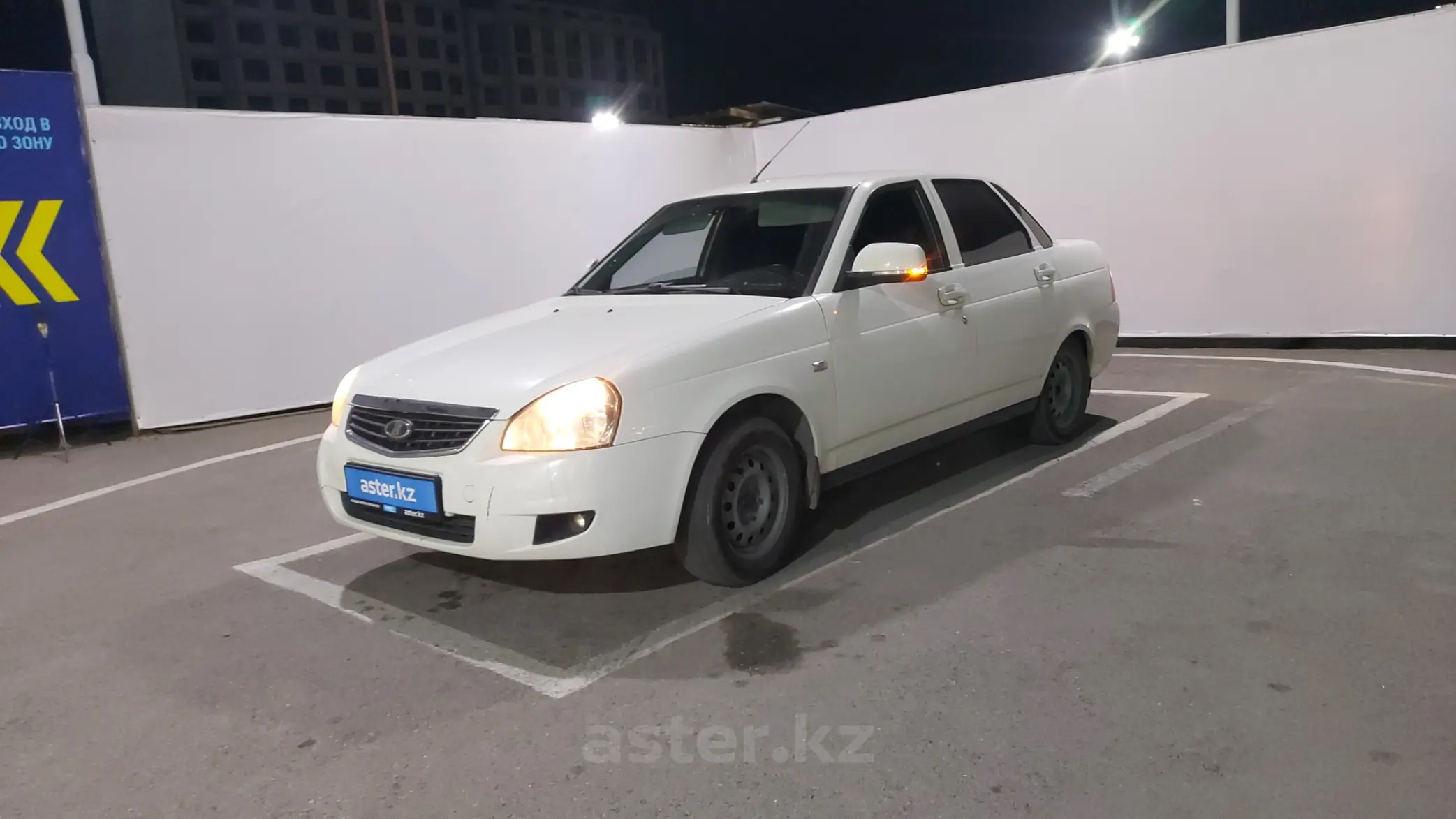 LADA (ВАЗ) Priora 2013