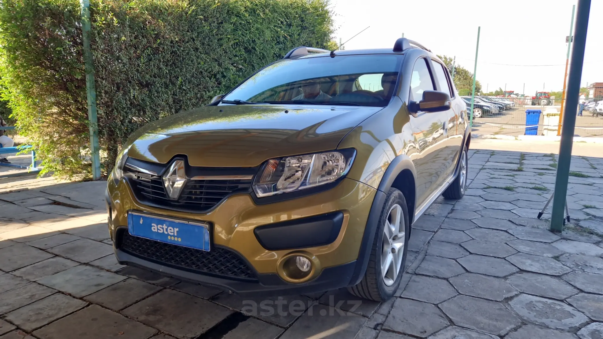 Renault Sandero 2015