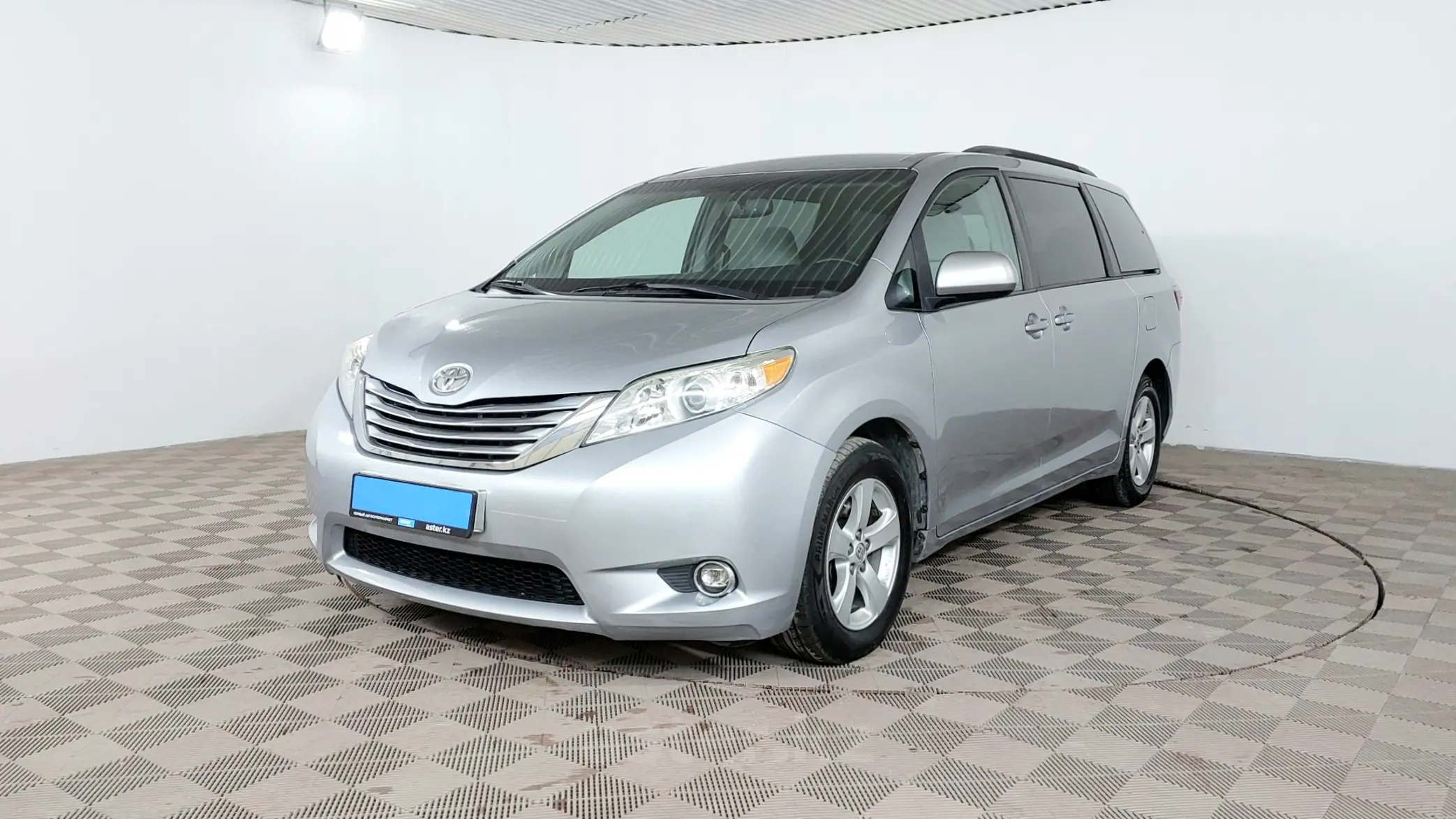 Купить Toyota Sienna 2016 года в Шымкенте, цена 12490000 тенге. Продажа  Toyota Sienna в Шымкенте - Aster.kz. №277258