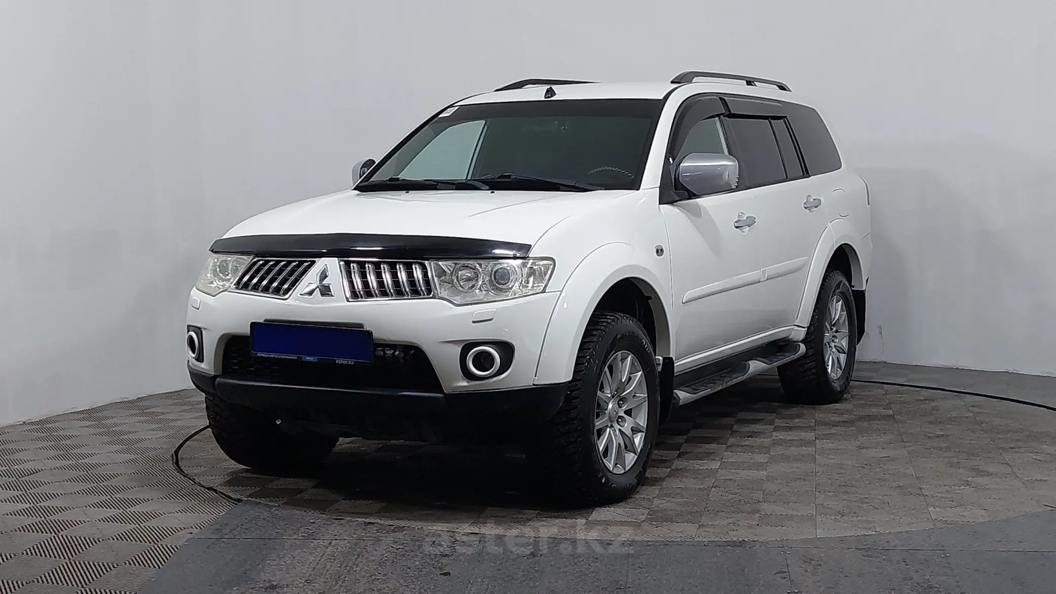 Mitsubishi Pajero Sport 2013