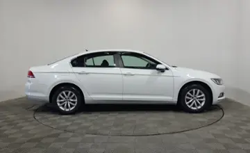 Volkswagen Passat 2017 года за 8 990 000 тг. в Алматы фото 4