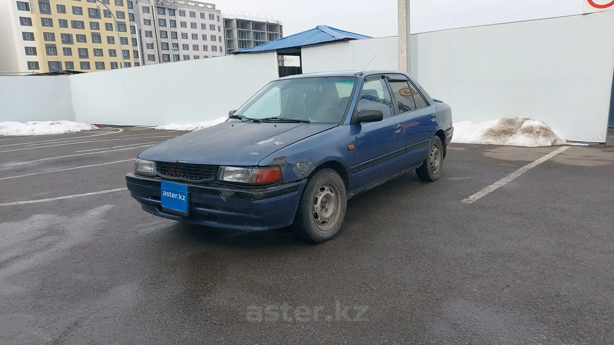 Mazda 323 1990