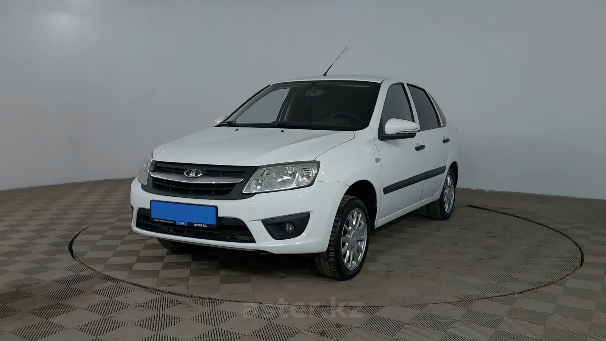 LADA (ВАЗ) Granta 2013