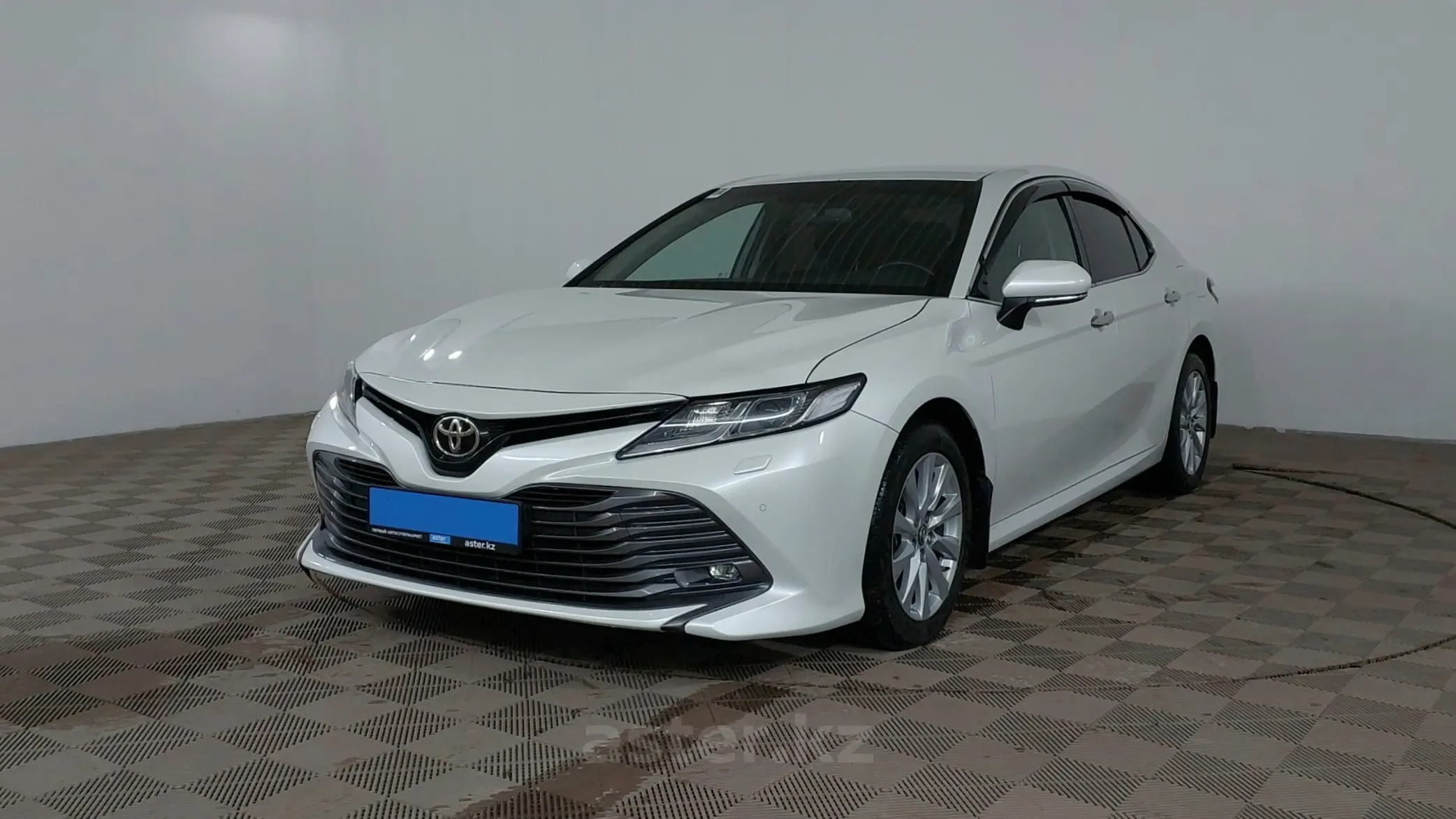 Toyota Camry 2019