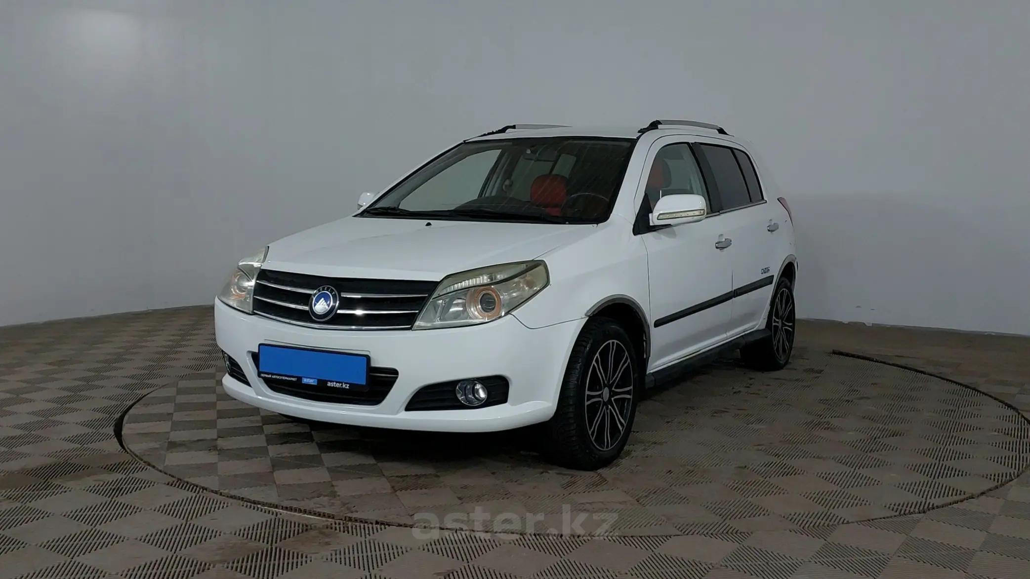 Geely MK Cross 2013