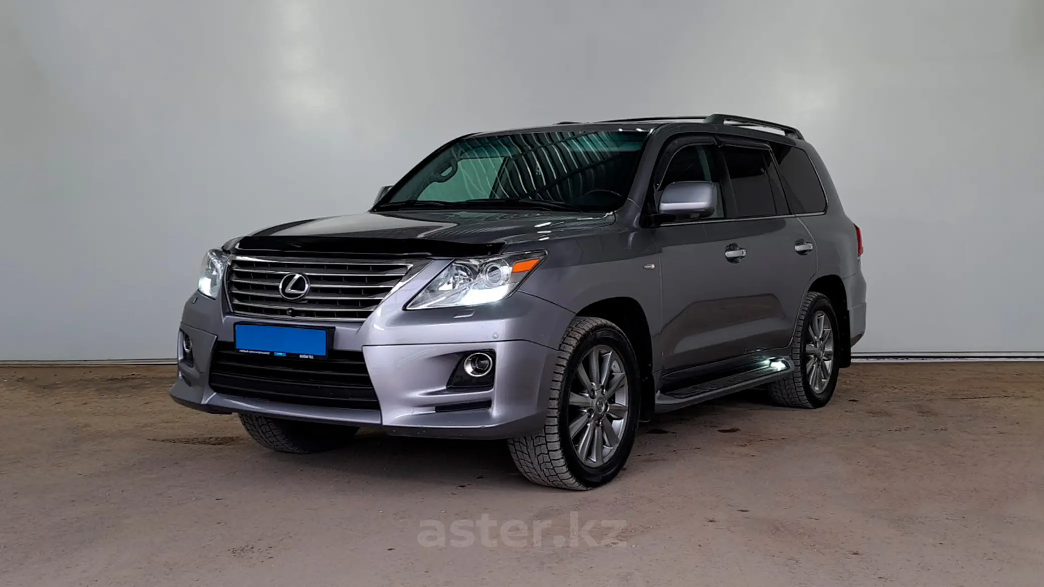 Lexus LX 2010